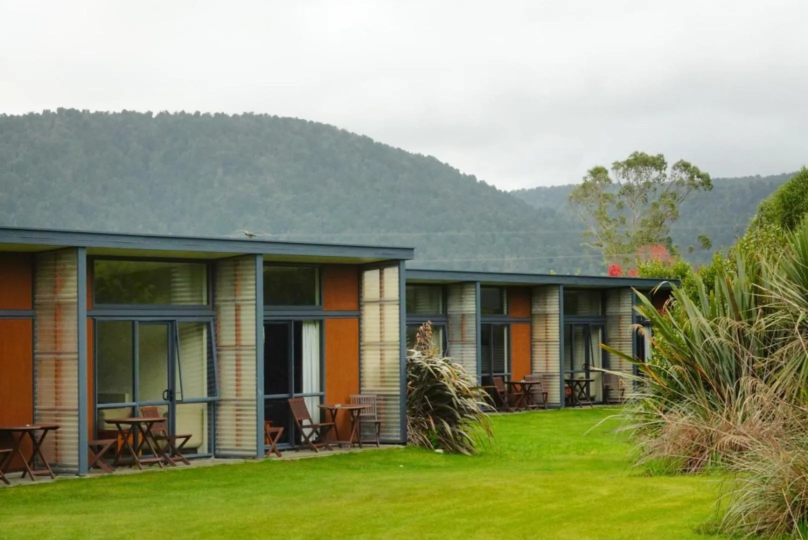 Garden in Sunset Motel