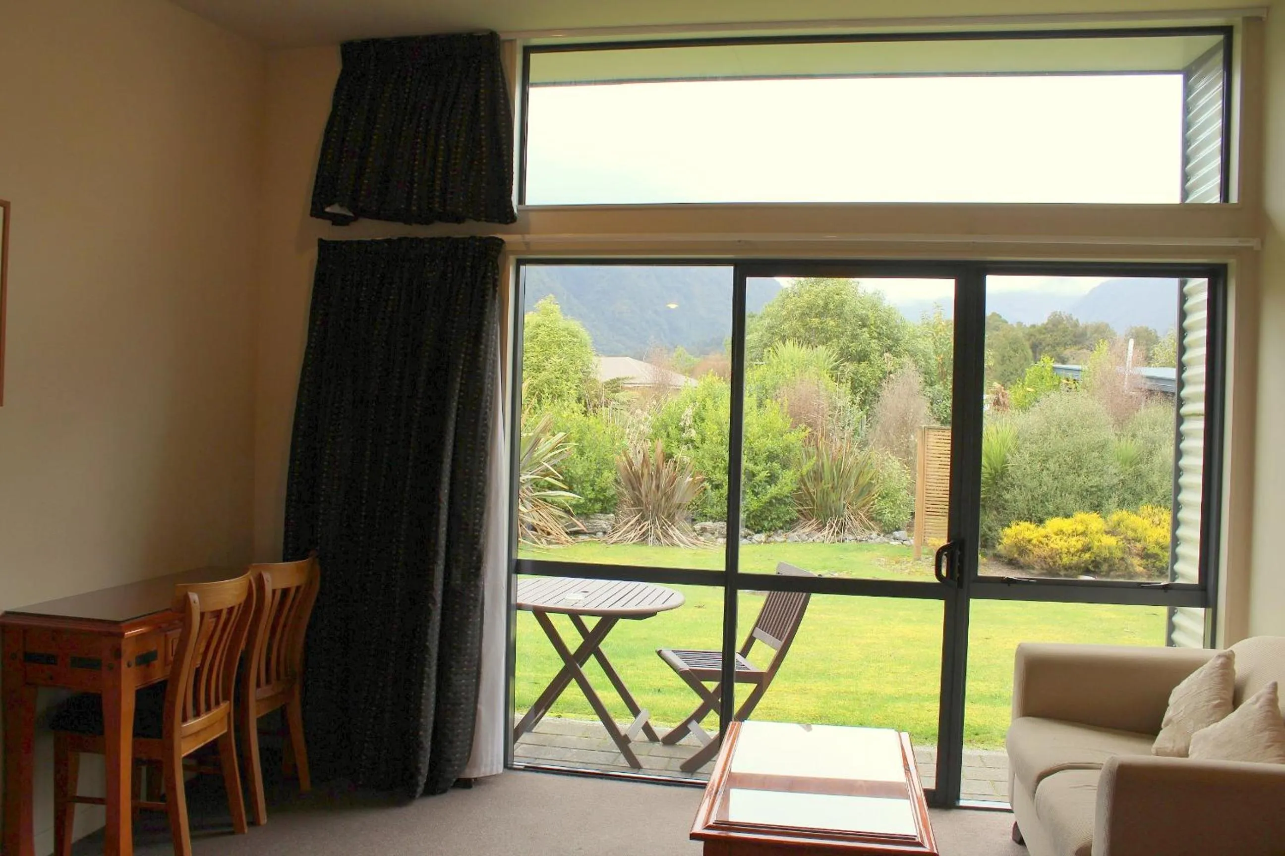 Bedroom in Sunset Motel