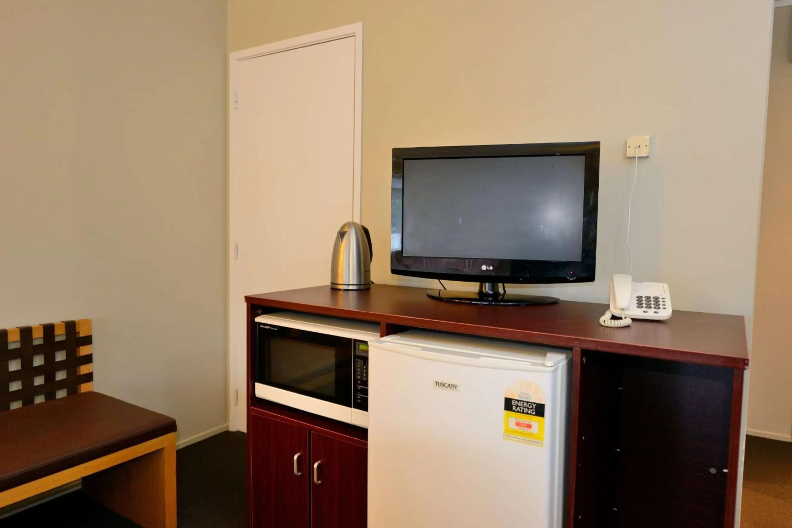 Deluxe Queen Room in Sai Motels - Greenlane Auckland