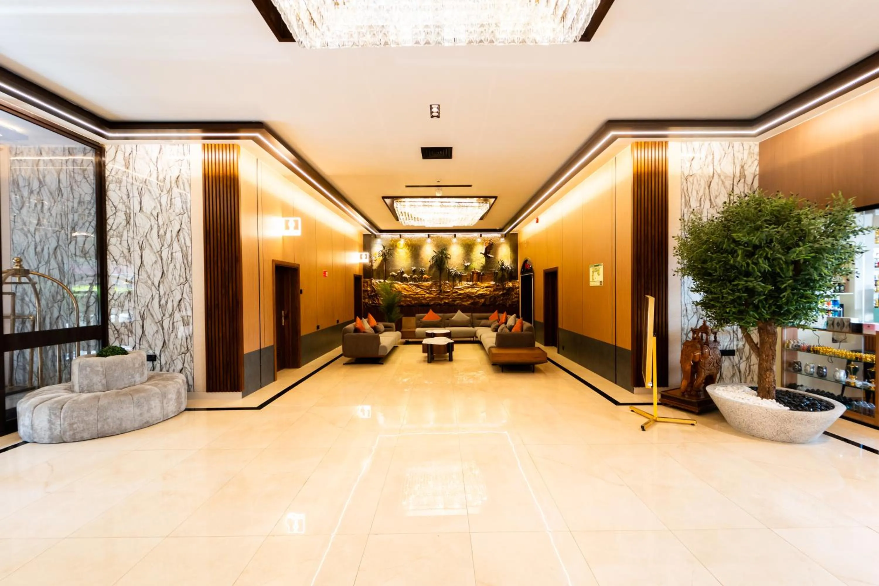 Lounge or bar in Grand Astoria Hotel