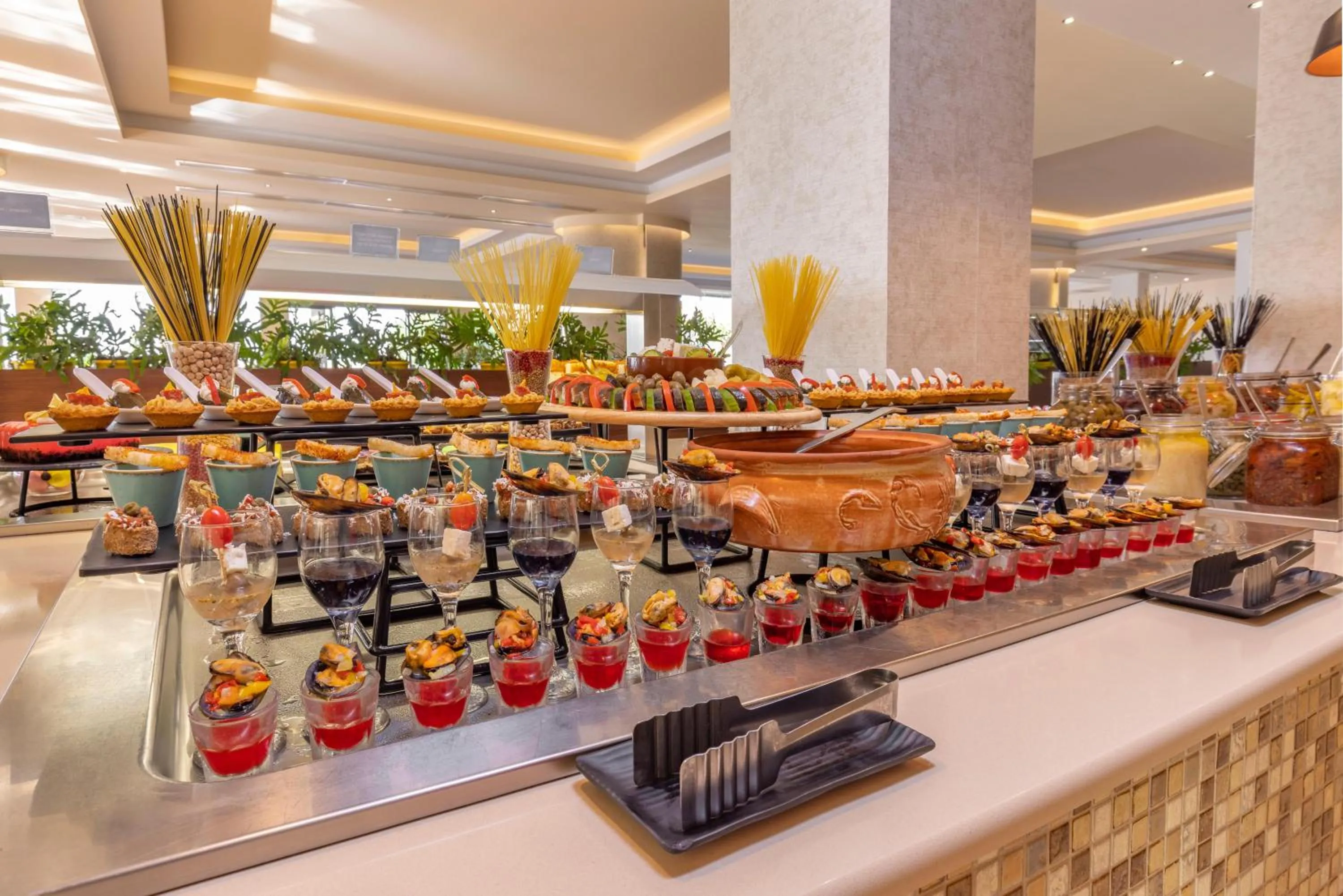 Restaurant/places to eat in KRESTEN ROYAL Euphoria Resort