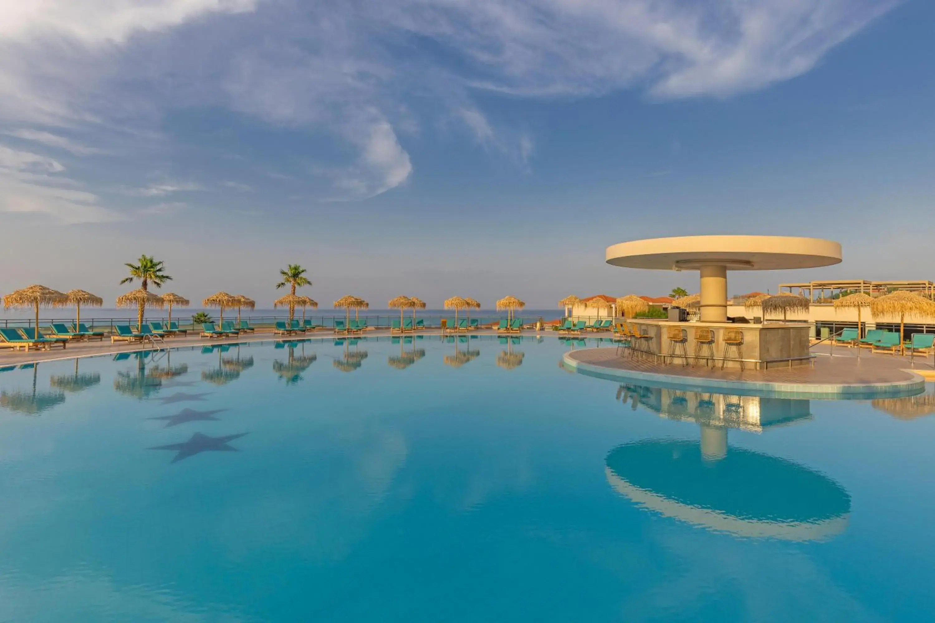 Swimming pool in KRESTEN ROYAL Euphoria Resort Swimming pool in KRESTEN ROYAL Euphoria Resort
