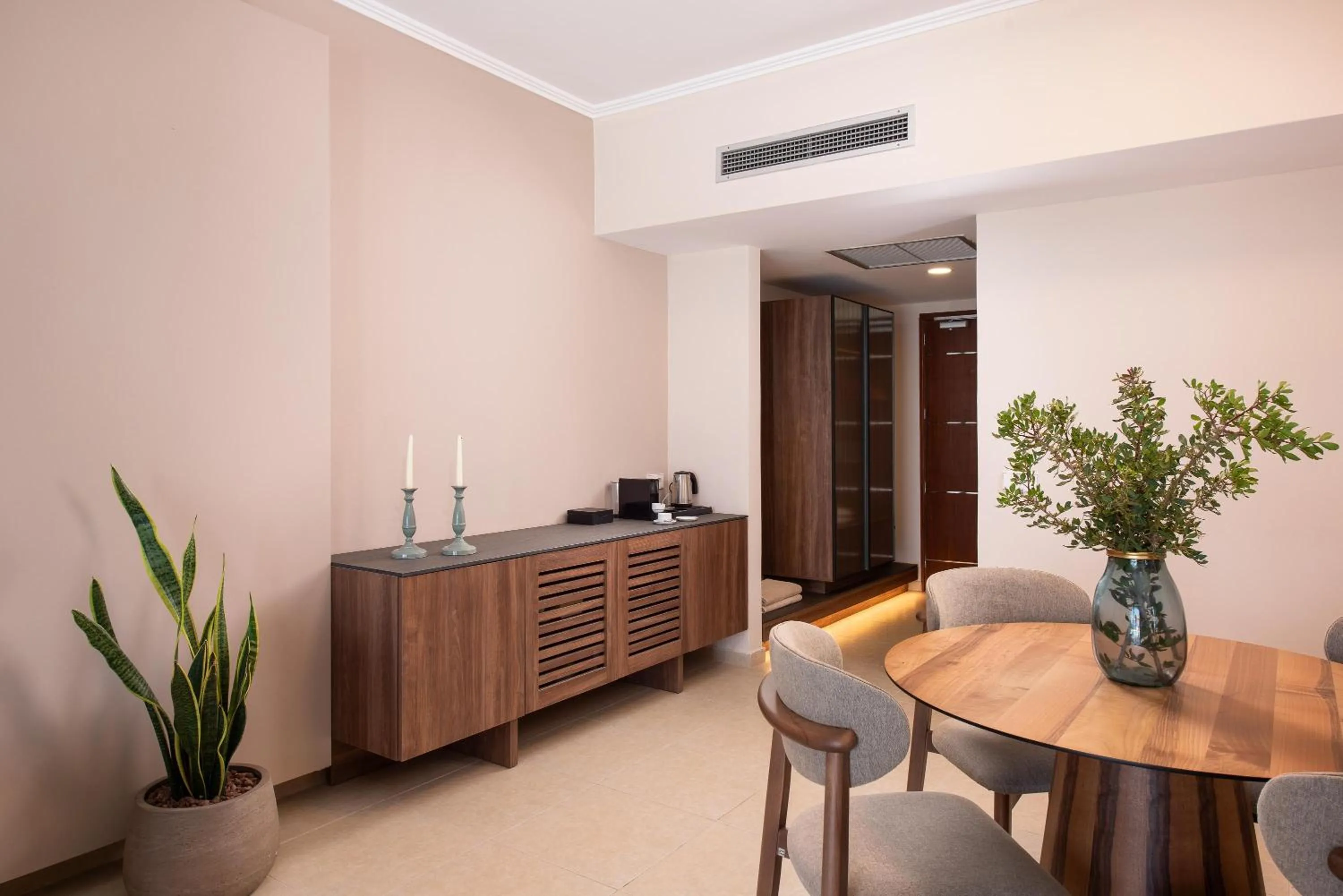 Photo of the whole room in KRESTEN ROYAL Euphoria Resort