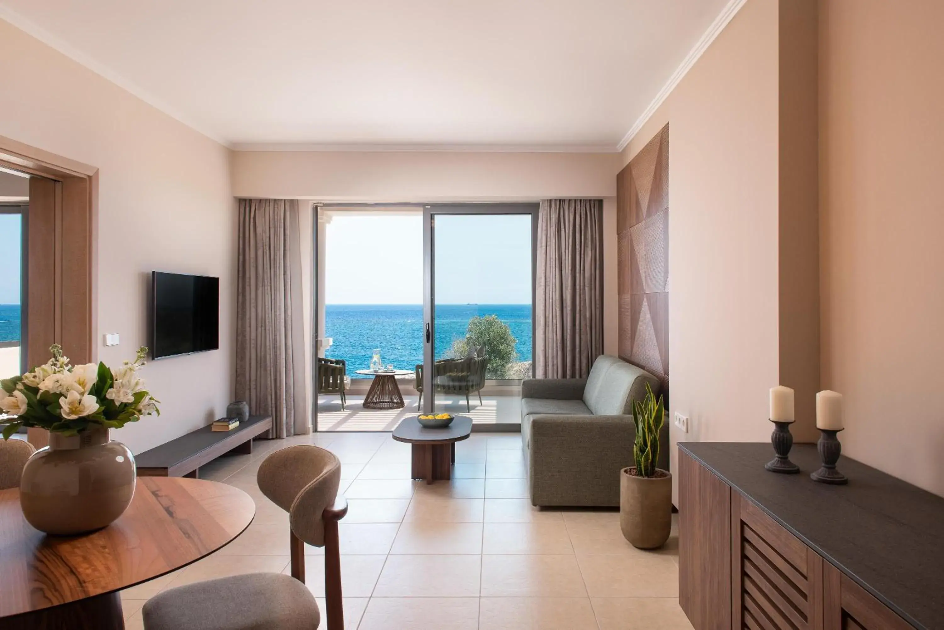 Photo of the whole room in KRESTEN ROYAL Euphoria Resort Photo of the whole room in KRESTEN ROYAL Euphoria Resort