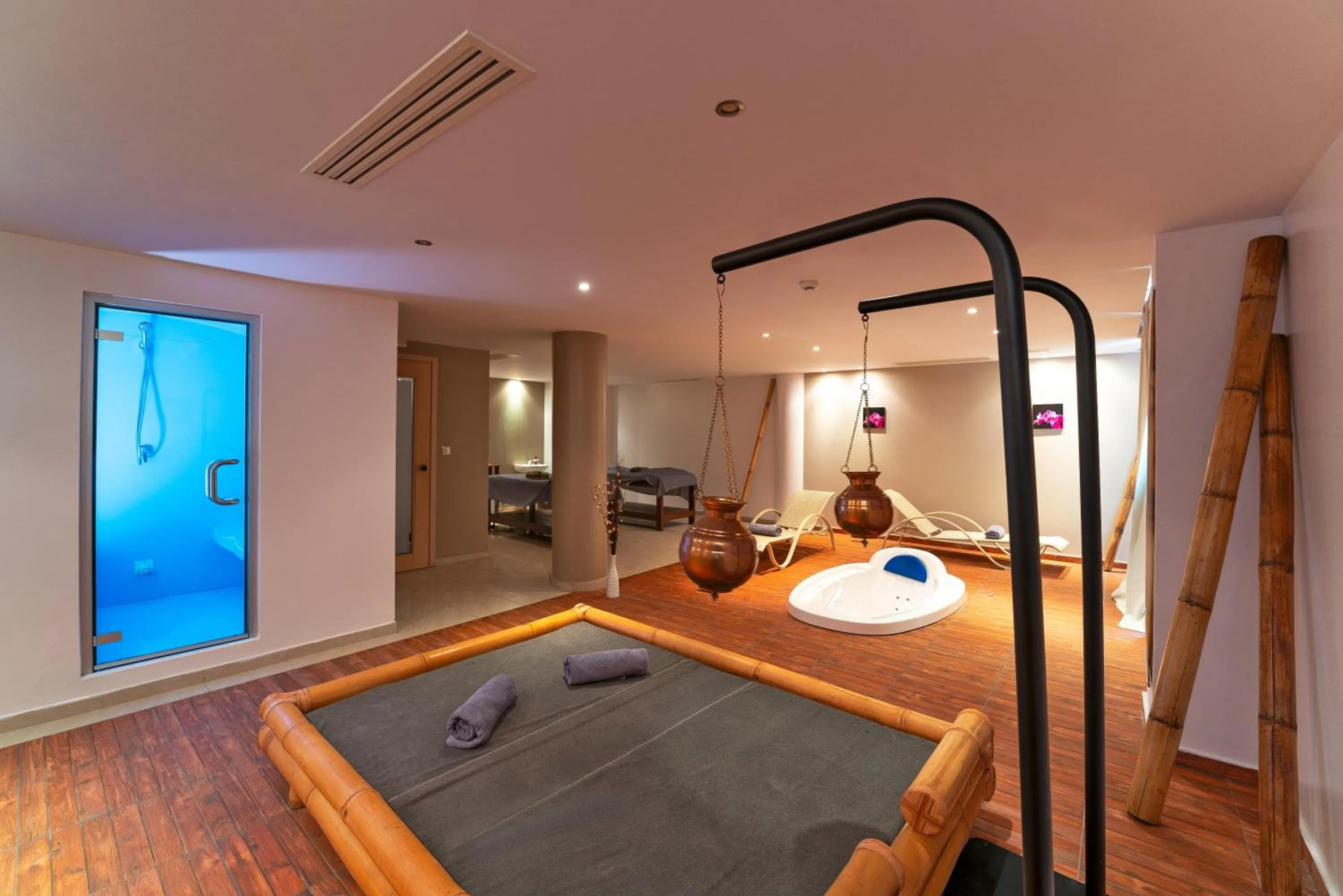 Spa and wellness centre/facilities, Bed in KRESTEN ROYAL Euphoria Resort