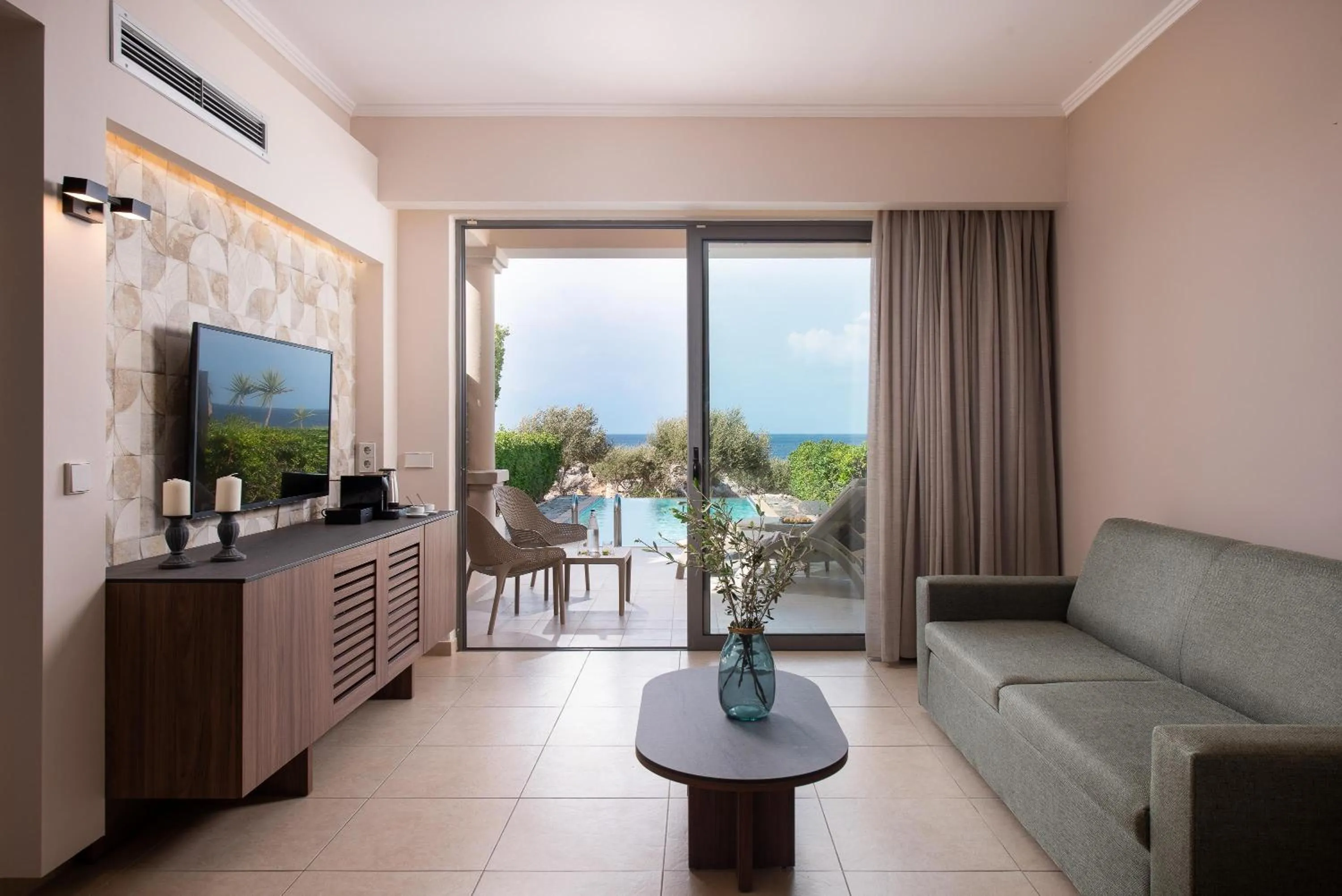 Photo of the whole room in KRESTEN ROYAL Euphoria Resort