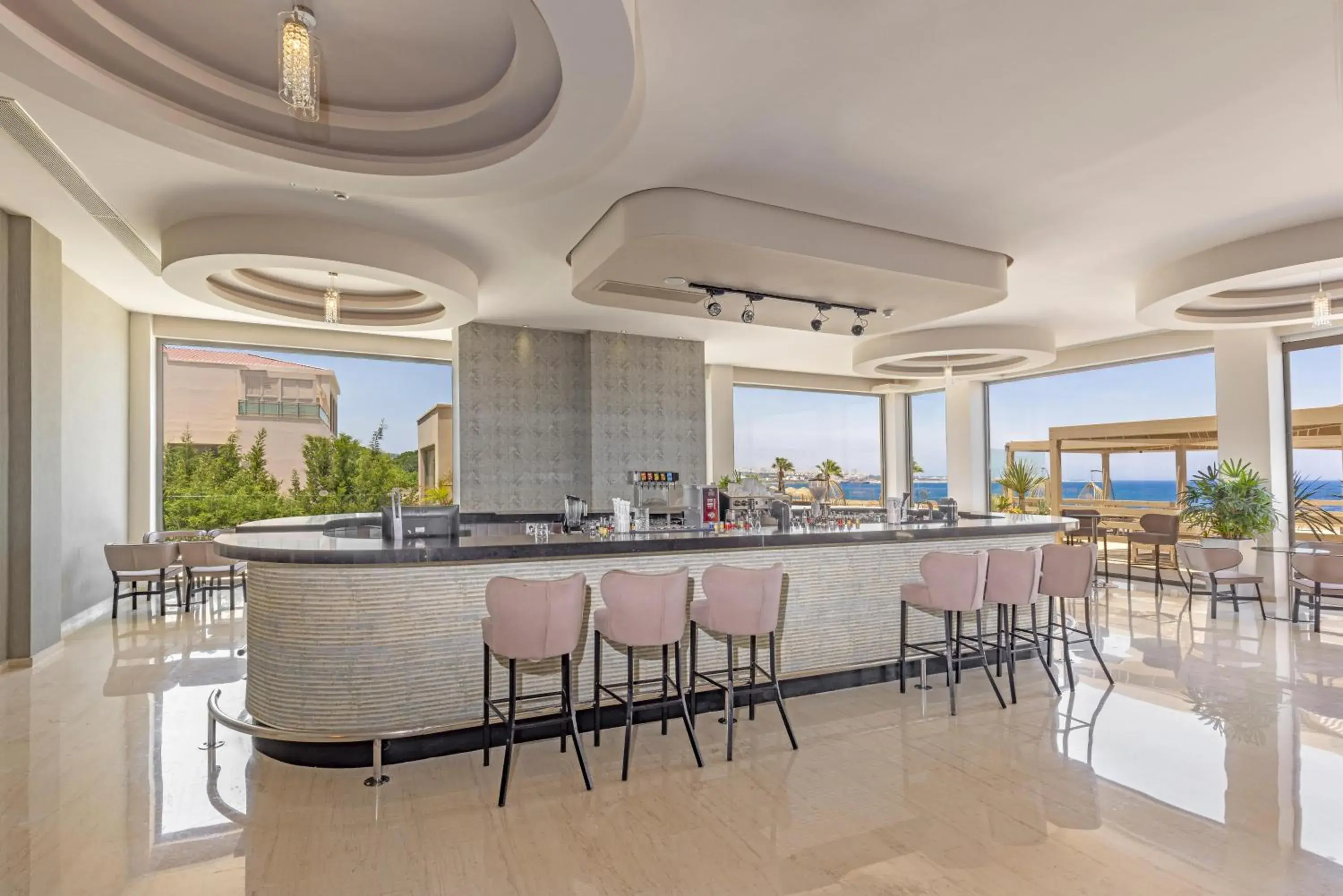 Lounge or bar in KRESTEN ROYAL Euphoria Resort Lounge or bar in KRESTEN ROYAL Euphoria Resort