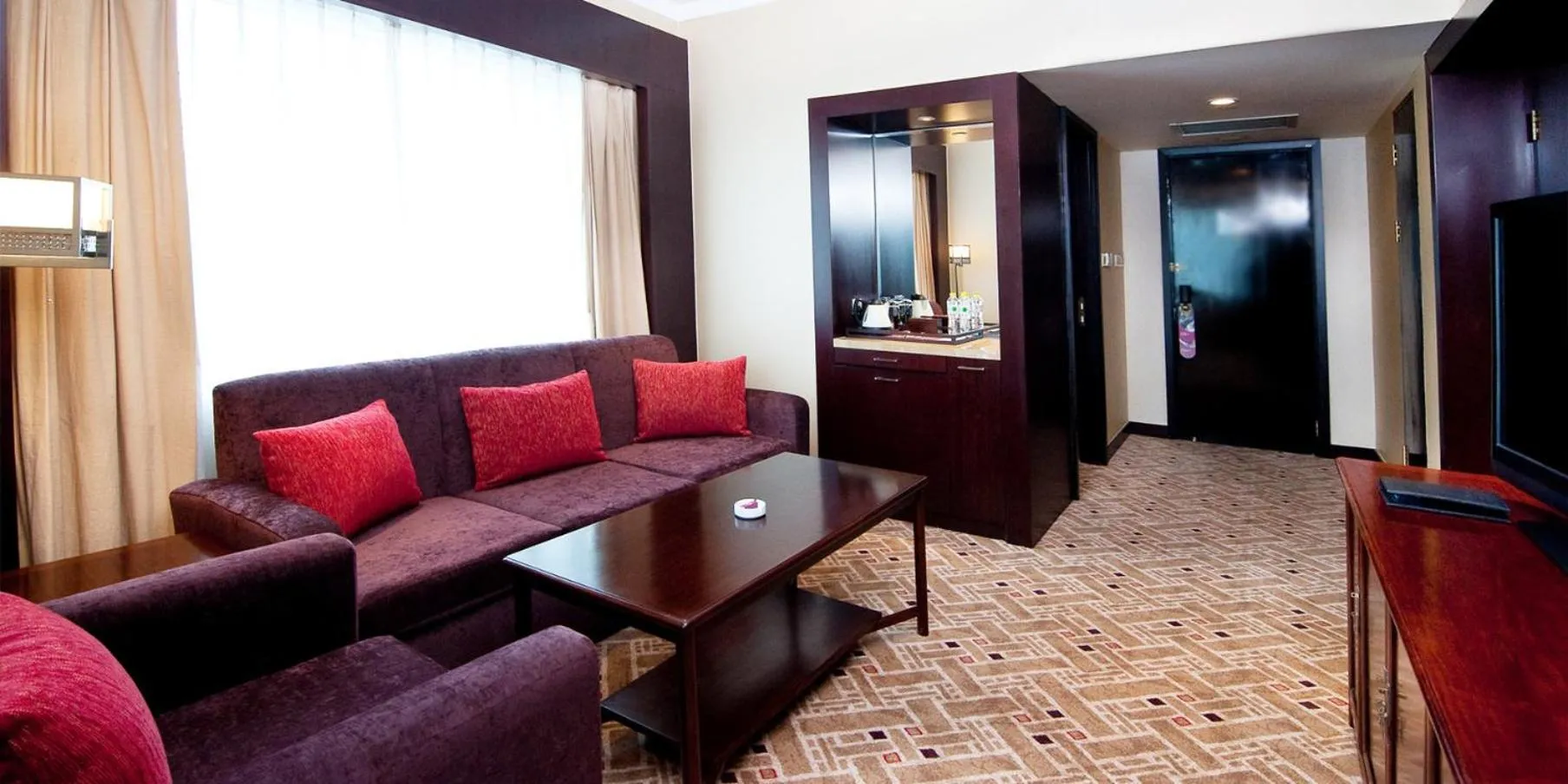 Bedroom, Seating Area in Crowne Plaza Shanghai Pudong