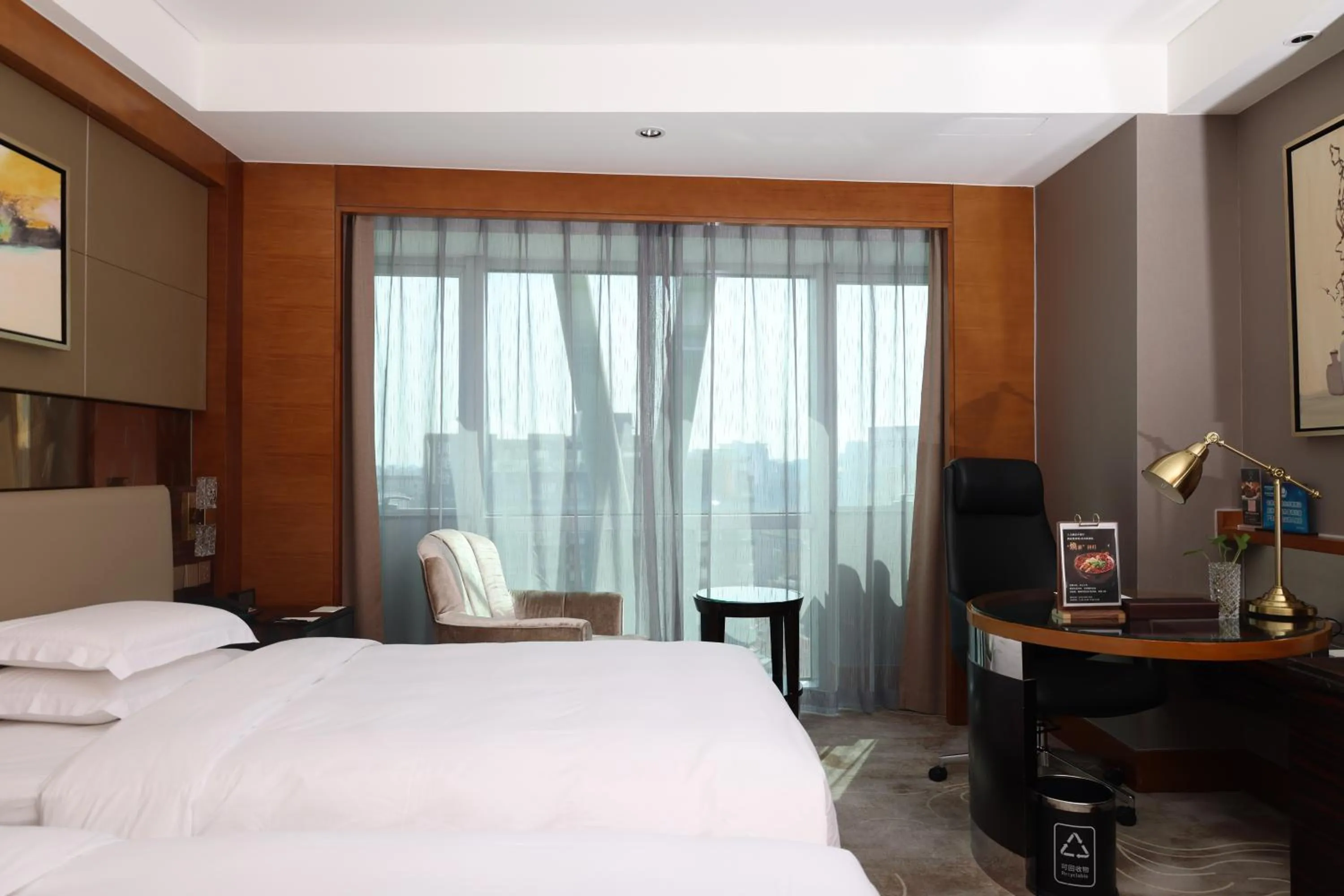 Bed in Lake View Hotel