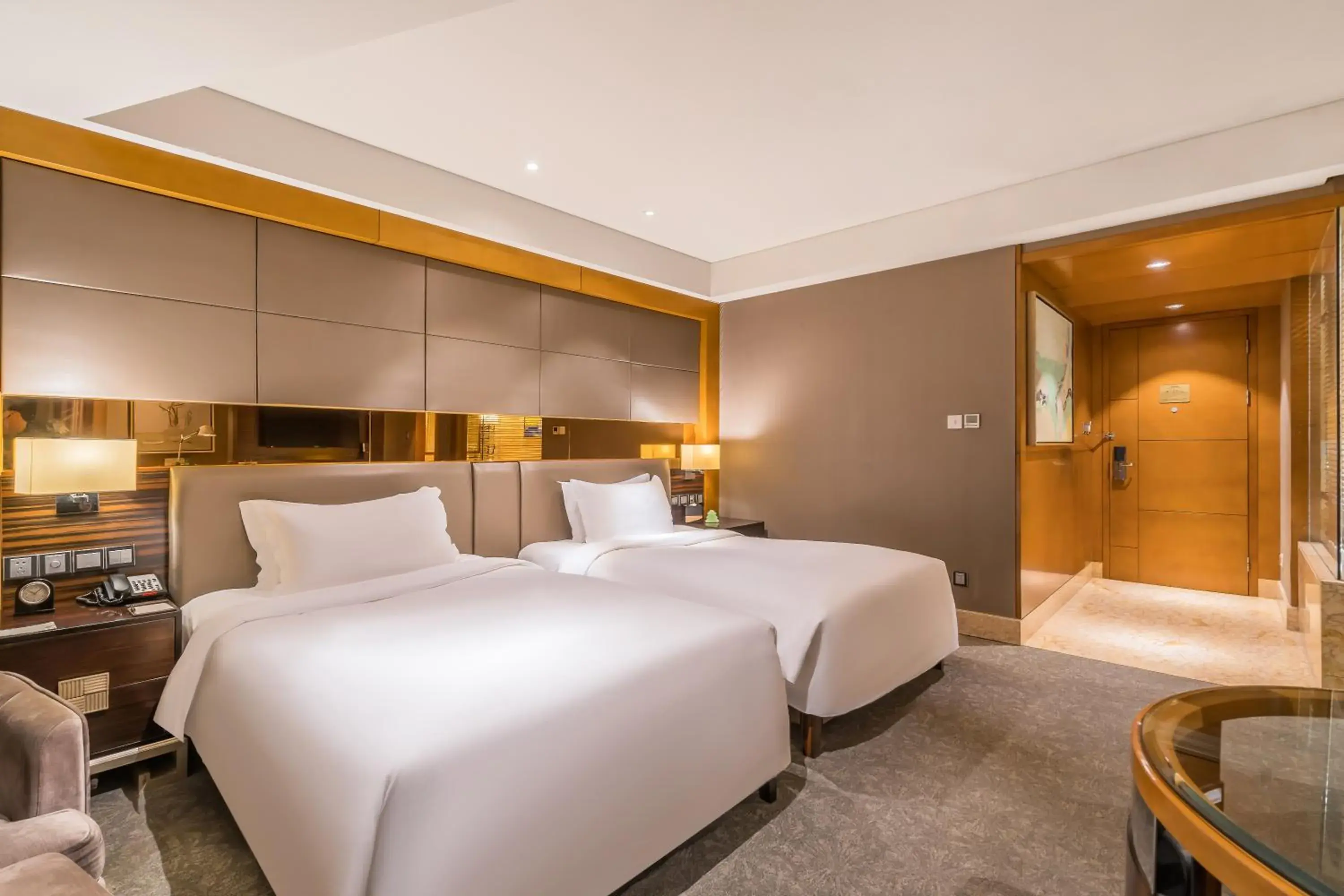 Bed in Lake View Hotel Bed in Lake View Hotel