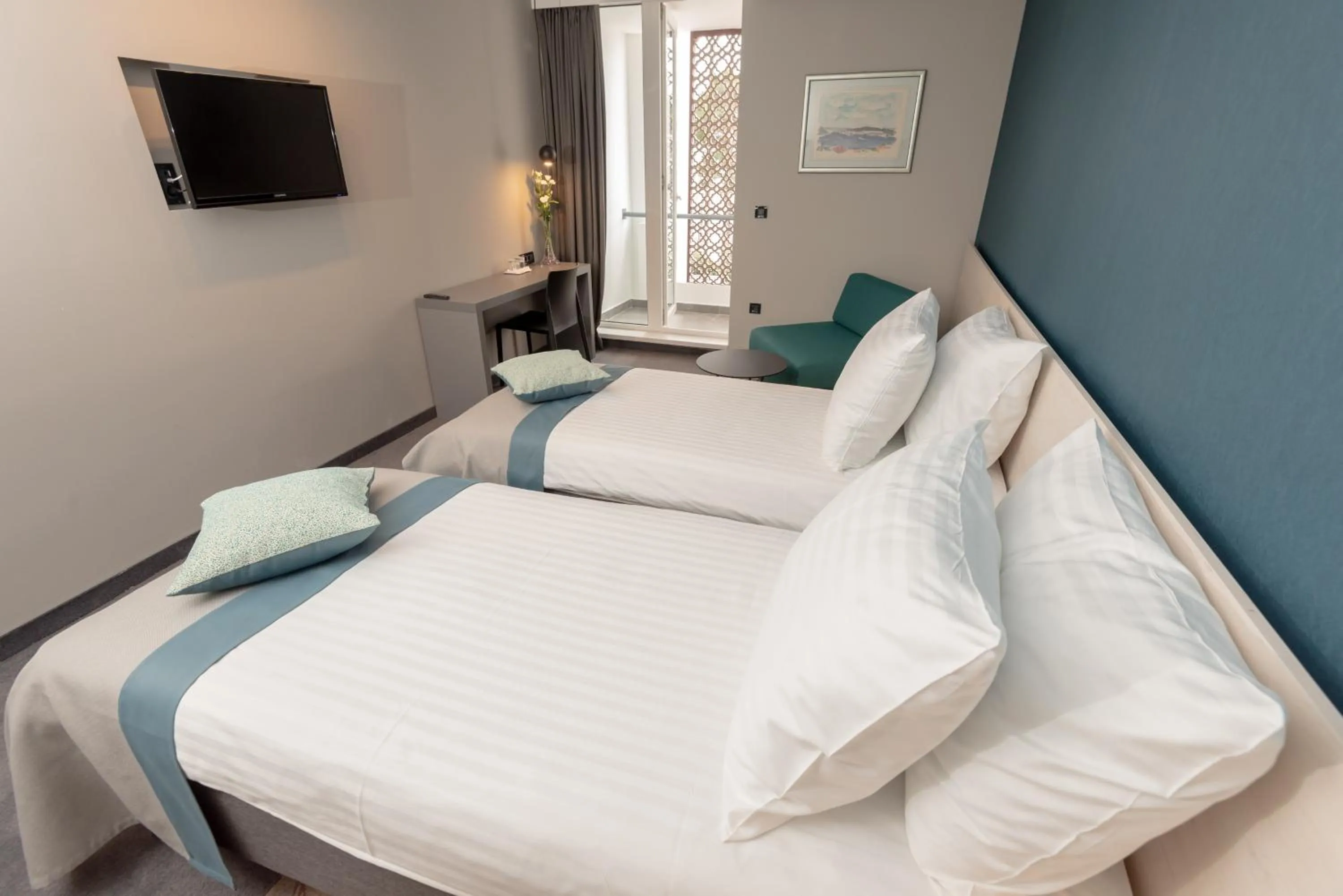 Bed in Hotel Kolovare