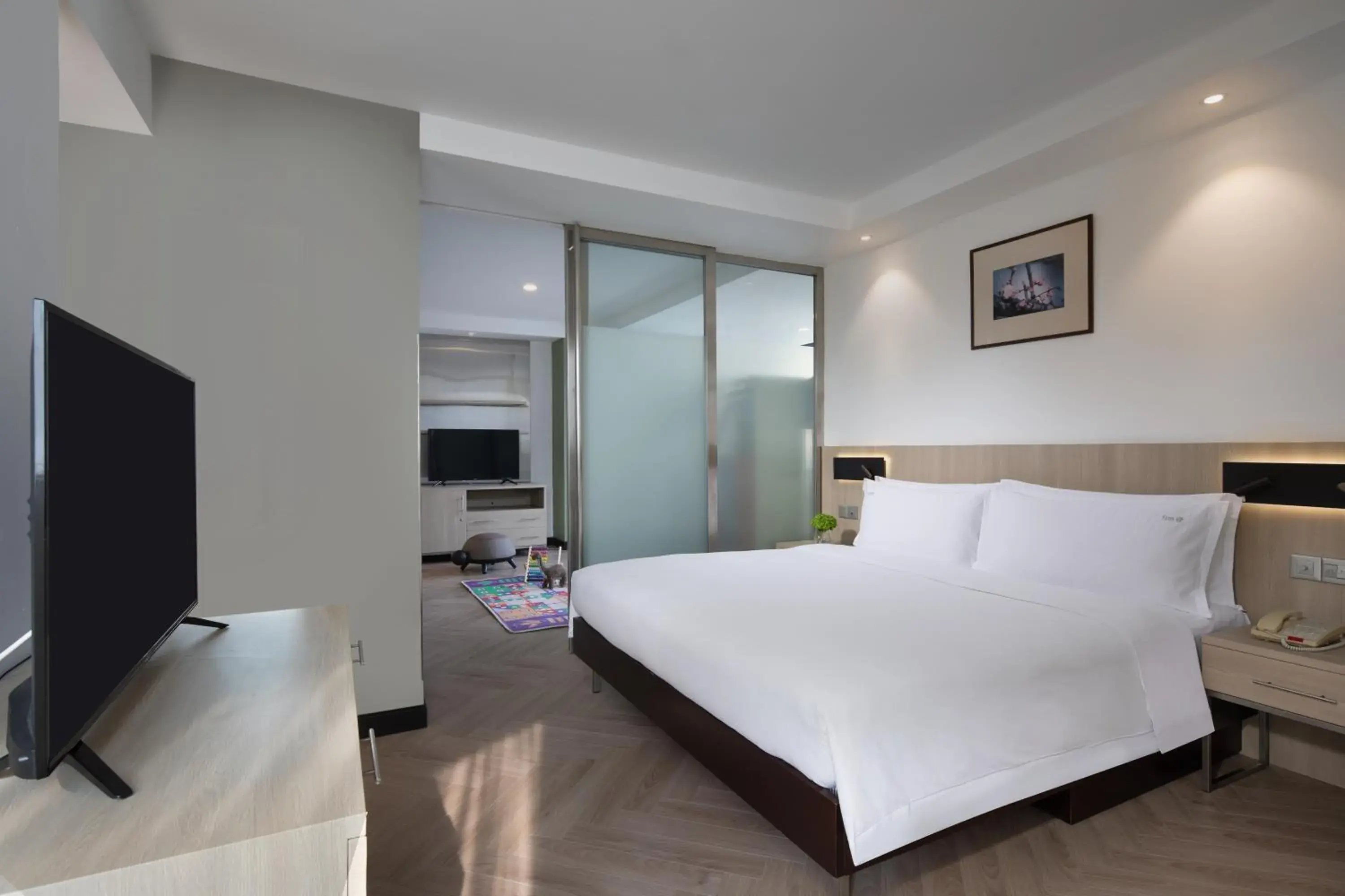 Photo of the whole room, Bed in Holiday Inn Shanghai Vista Photo of the whole room, Bed in Holiday Inn Shanghai Vista