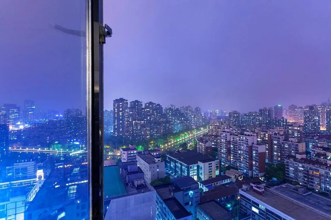 View (from property/room) in Holiday Inn Shanghai Vista Near Jing'an Temple View (from property/room) in Holiday Inn Shanghai Vista Near Jing'an Temple