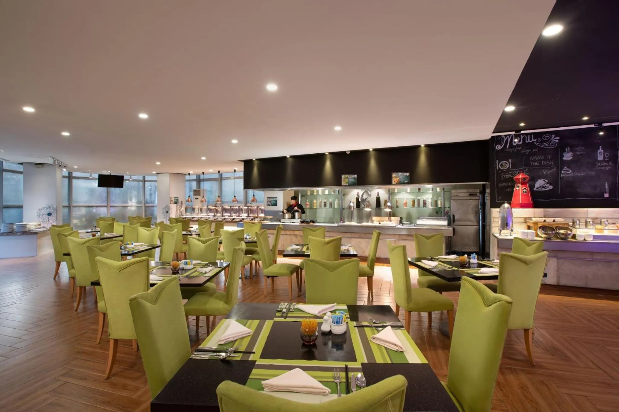 Restaurant/places to eat in Holiday Inn Shanghai Vista Near Jing'an Temple