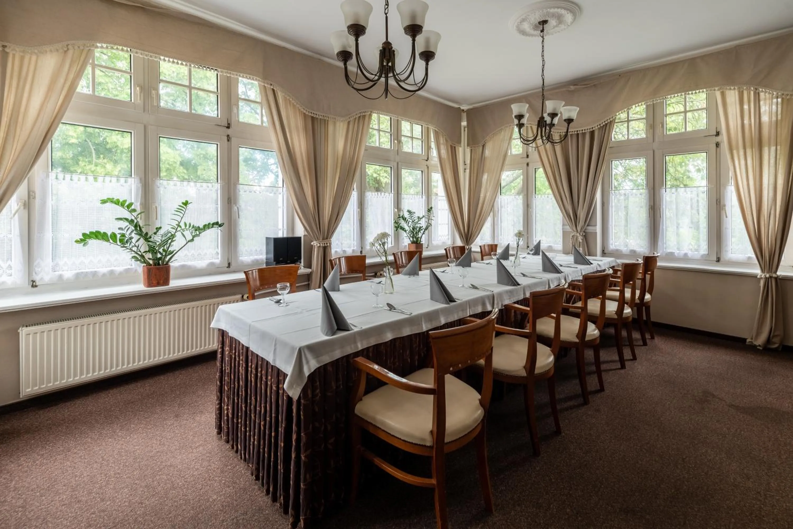 Banquet/Function facilities in Villa Pallas