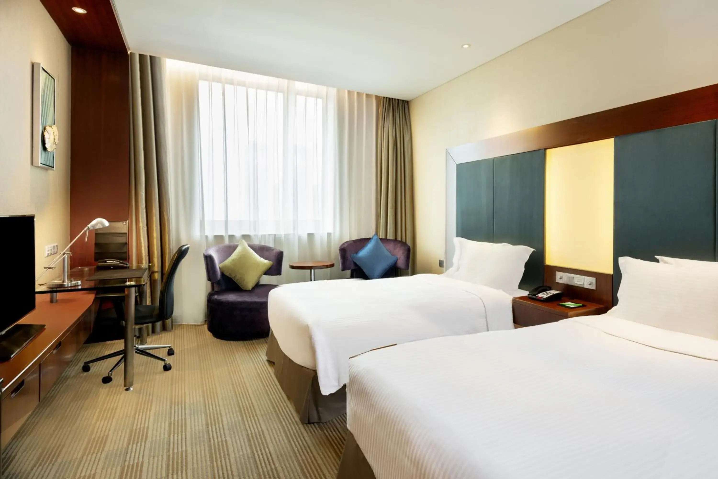 Photo of the whole room, Bed in Holiday Inn Shanghai Pudong by IHG Photo of the whole room, Bed in Holiday Inn Shanghai Pudong by IHG