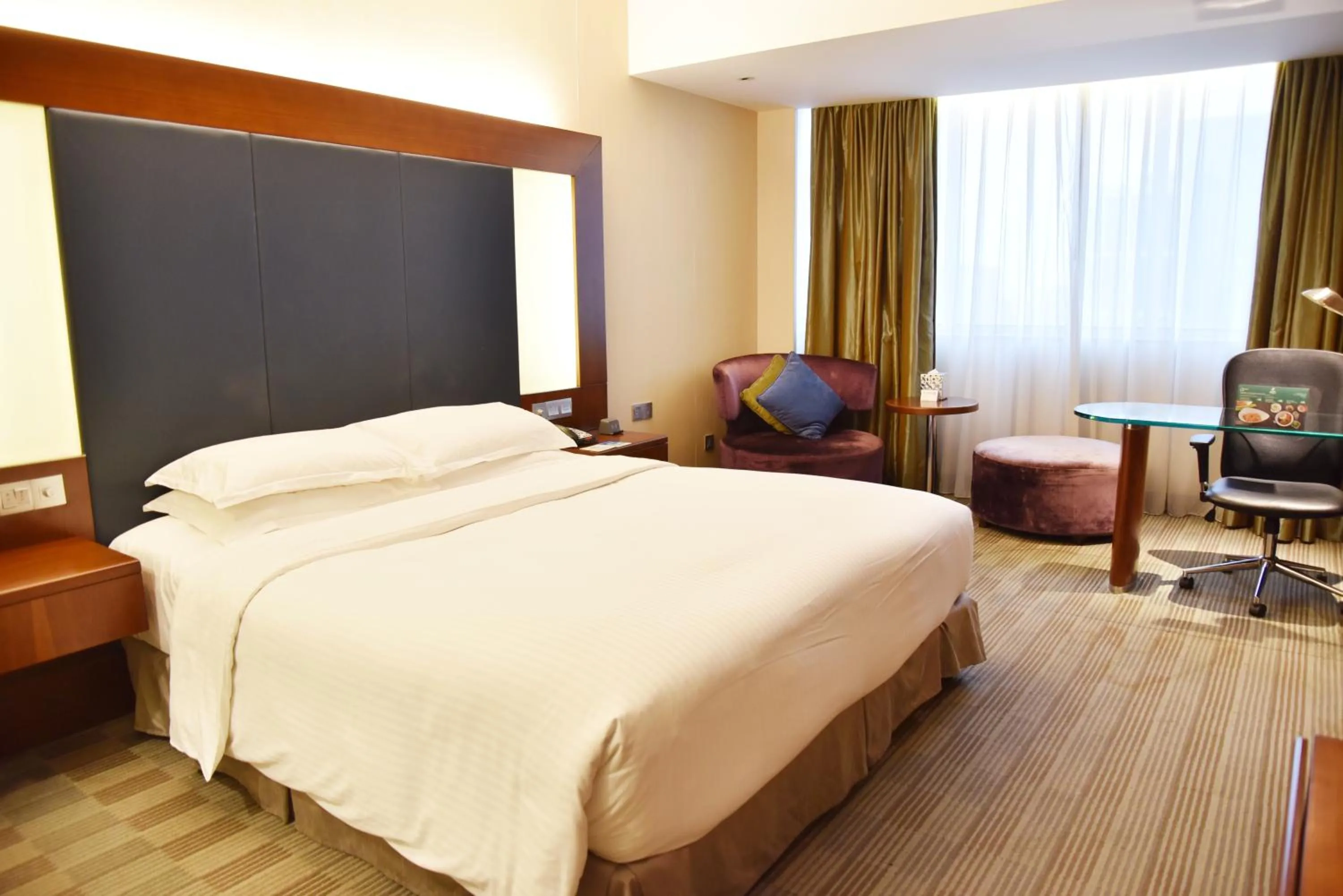 Bedroom, Bed in Holiday Inn Shanghai Pudong by IHG