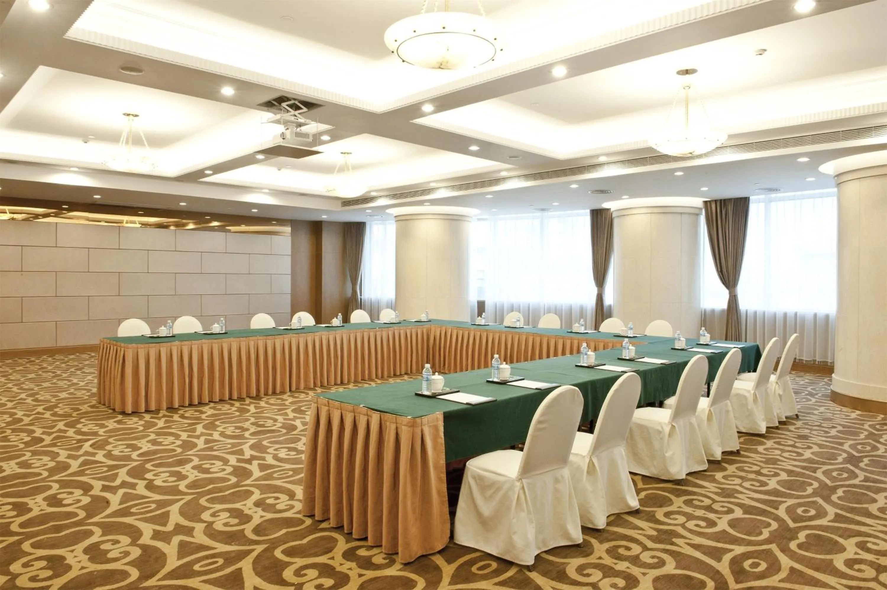 Meeting/conference room in Holiday Inn Shanghai Pudong by IHG