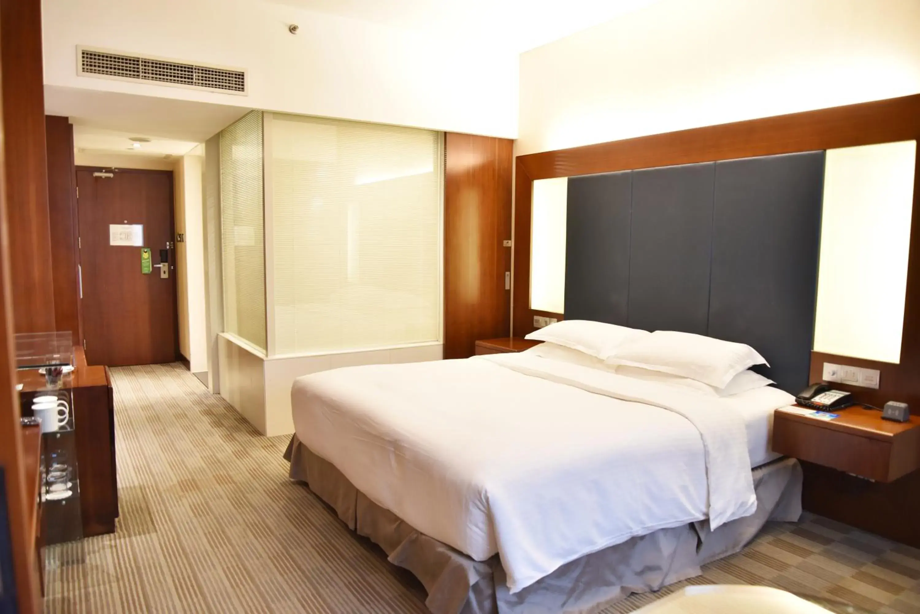 Bedroom, Bed in Holiday Inn Shanghai Pudong by IHG Bedroom, Bed in Holiday Inn Shanghai Pudong by IHG