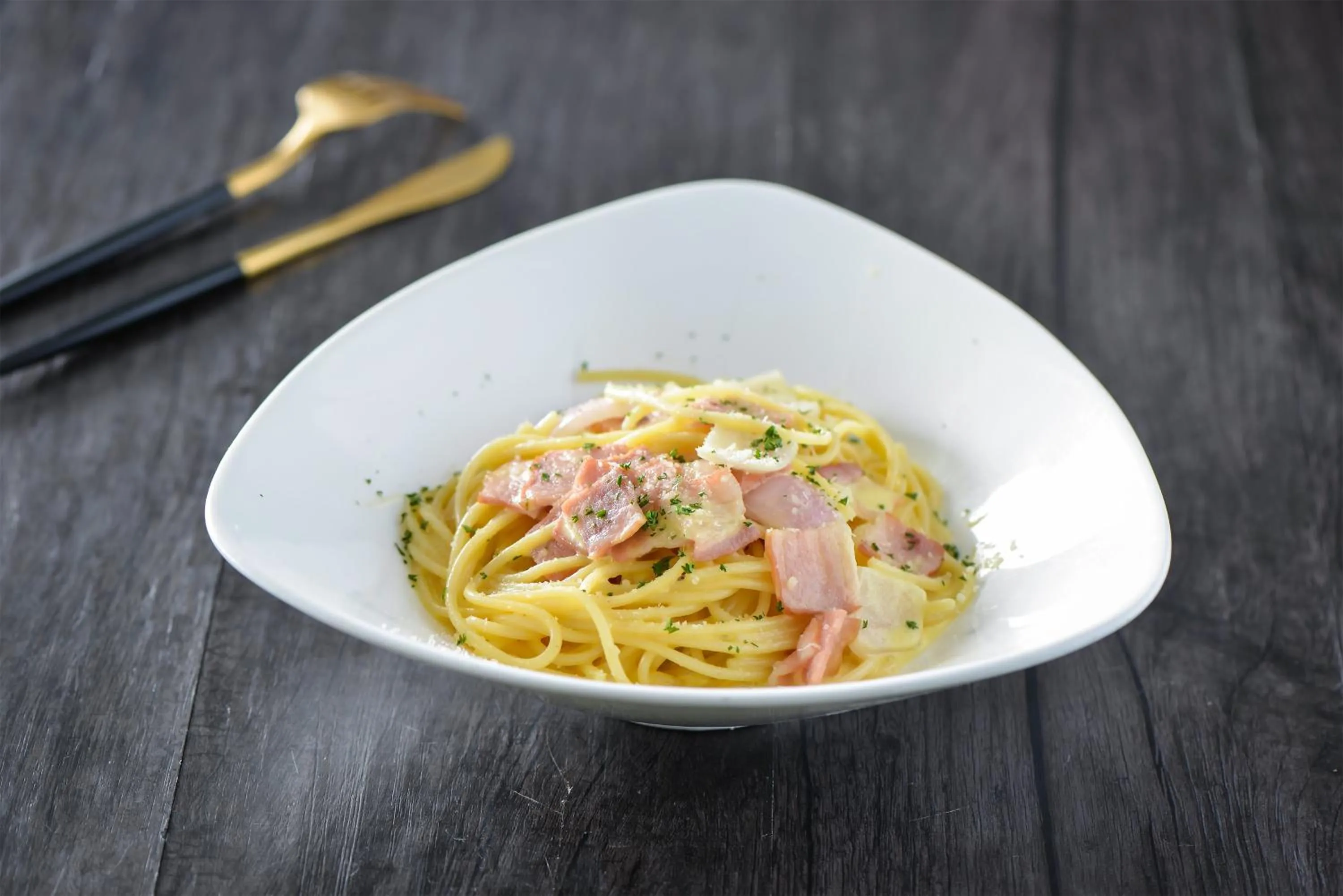 Restaurant/places to eat in Holiday Inn Shanghai Pudong by IHG