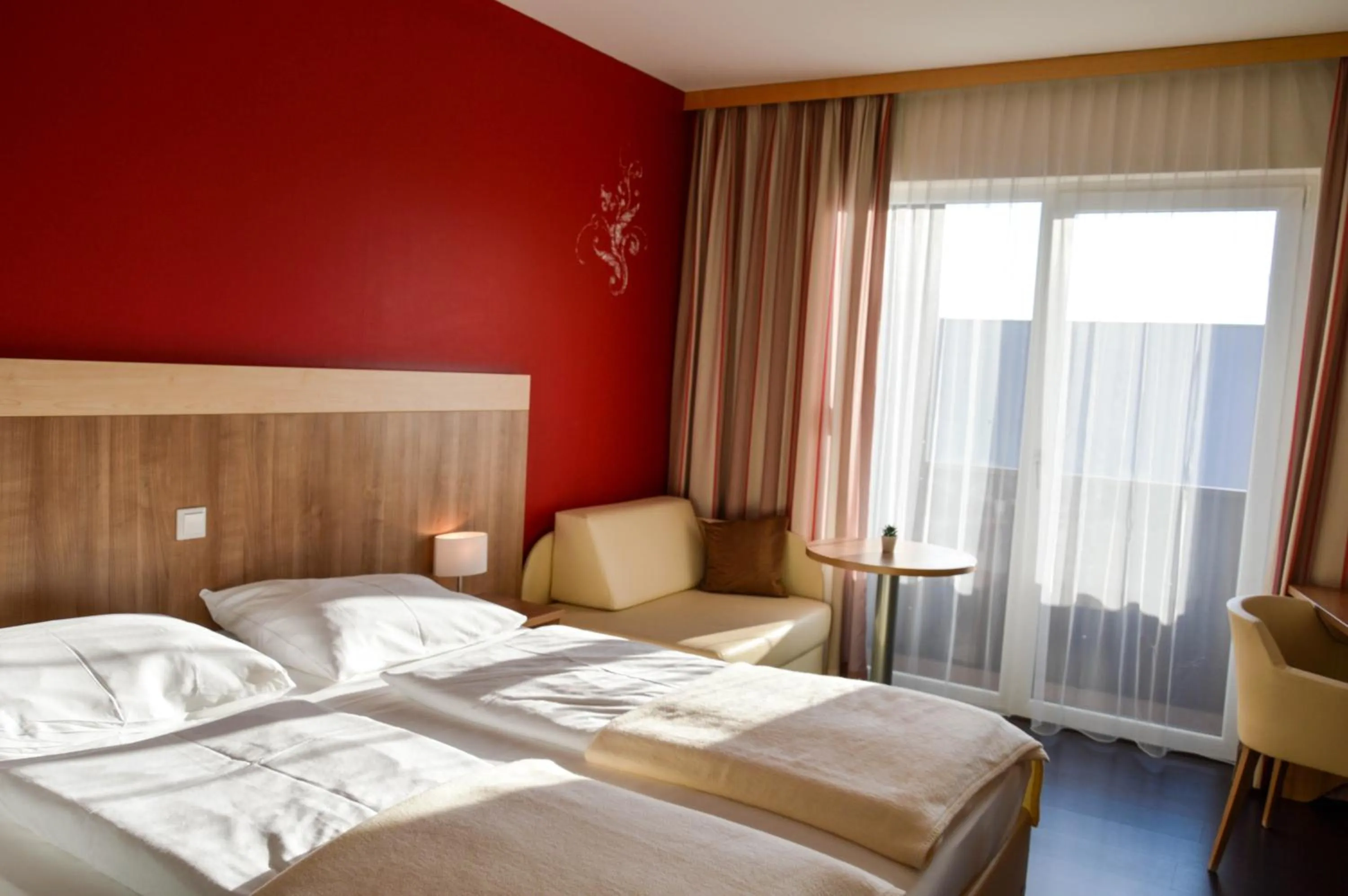 Photo of the whole room, Bed in Hotel Römerhof