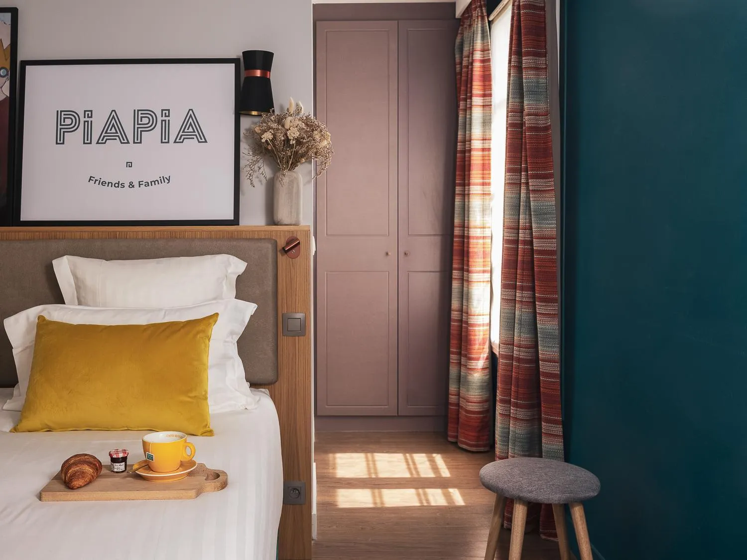 Bedroom, Bed in Hôtel Piapia