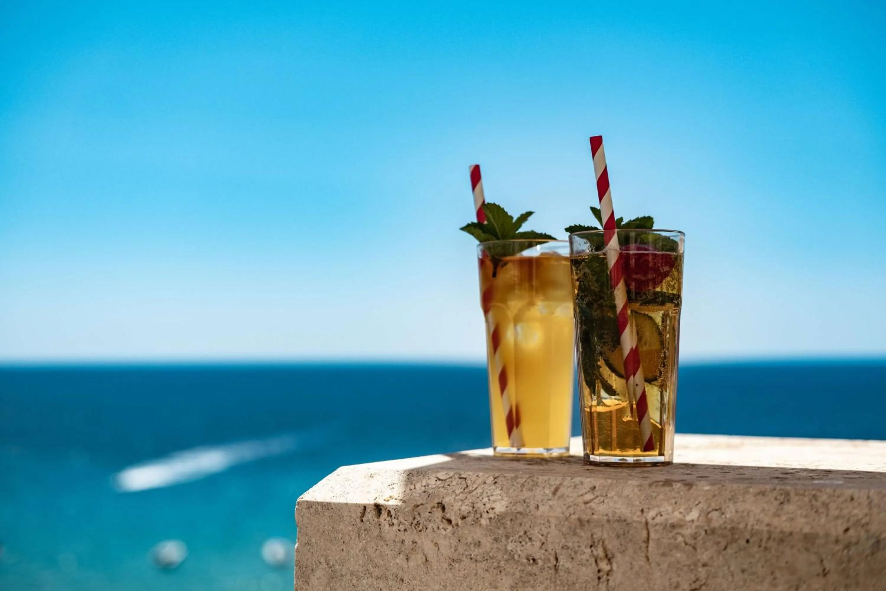 Lounge or bar in Radisson Blu Resort & Spa, Malta Golden Sands