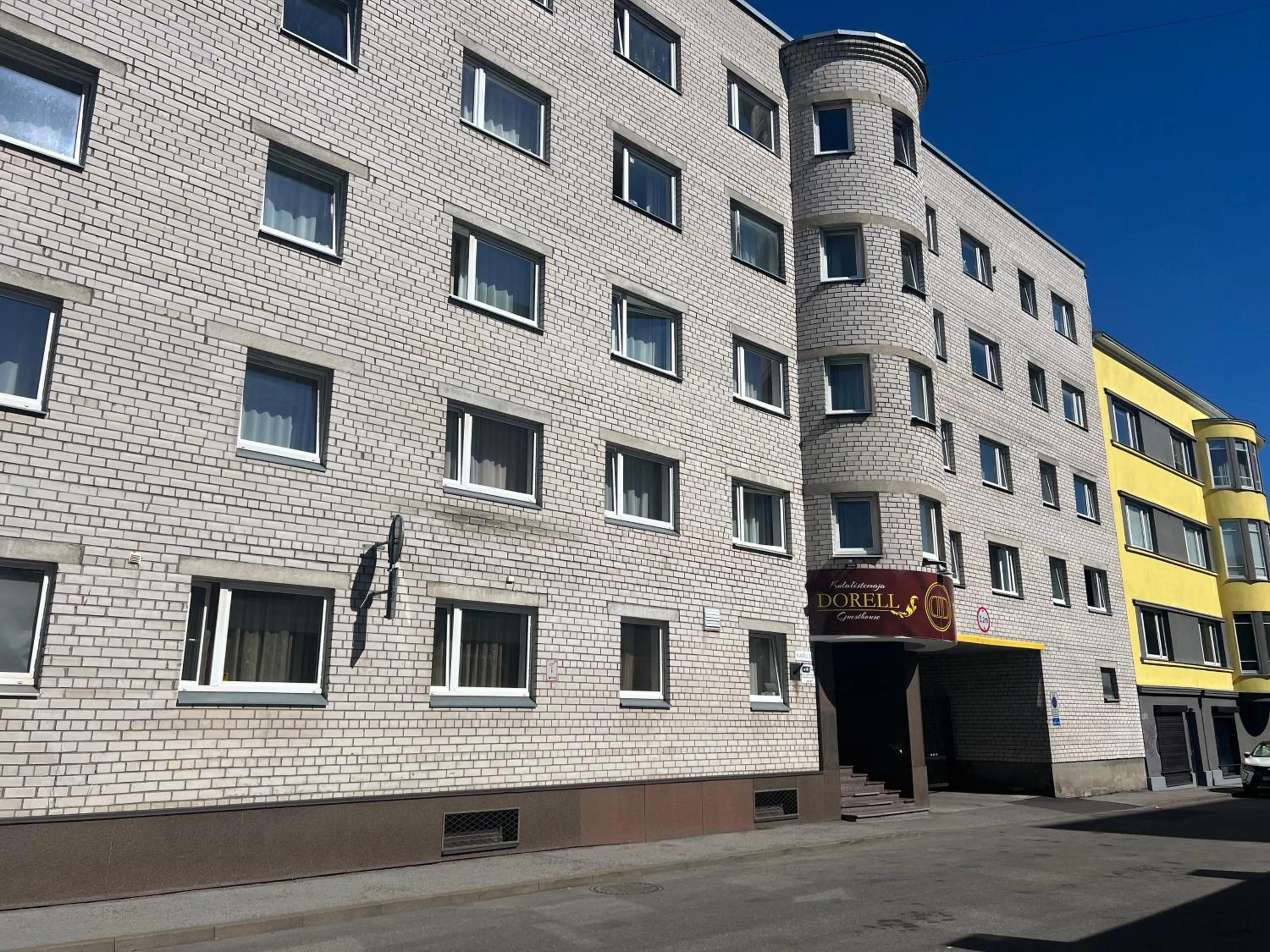 Facade/entrance in Dorell