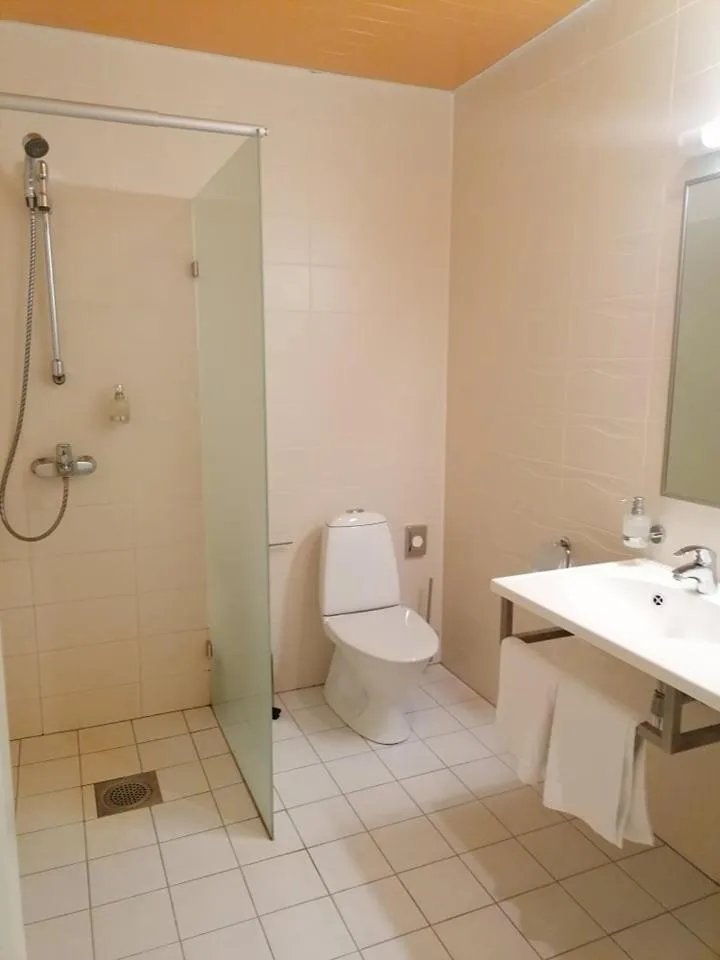 Bathroom in Sagadi Manor Hotel