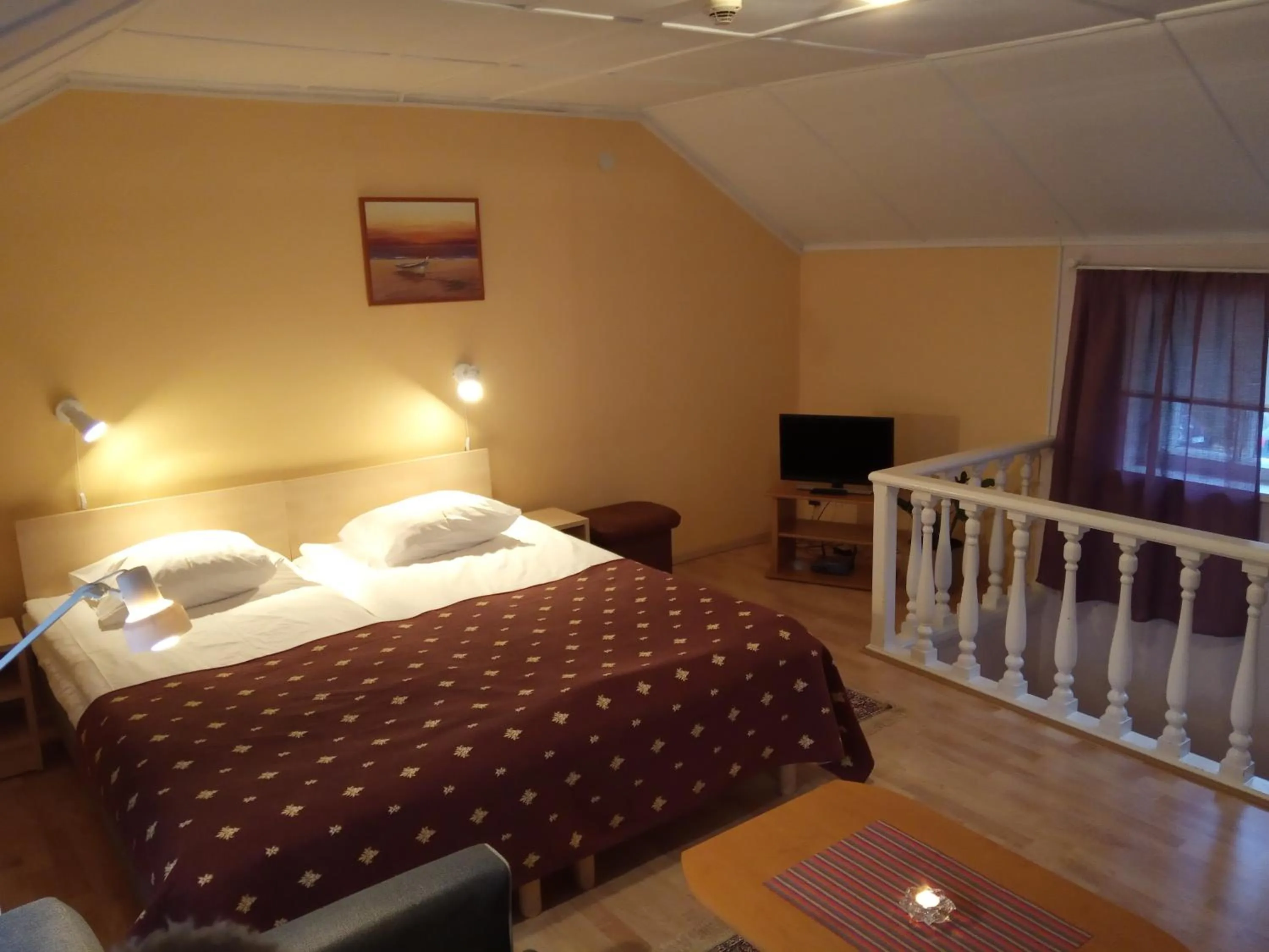 Photo of the whole room, Bed in Repo Hotel