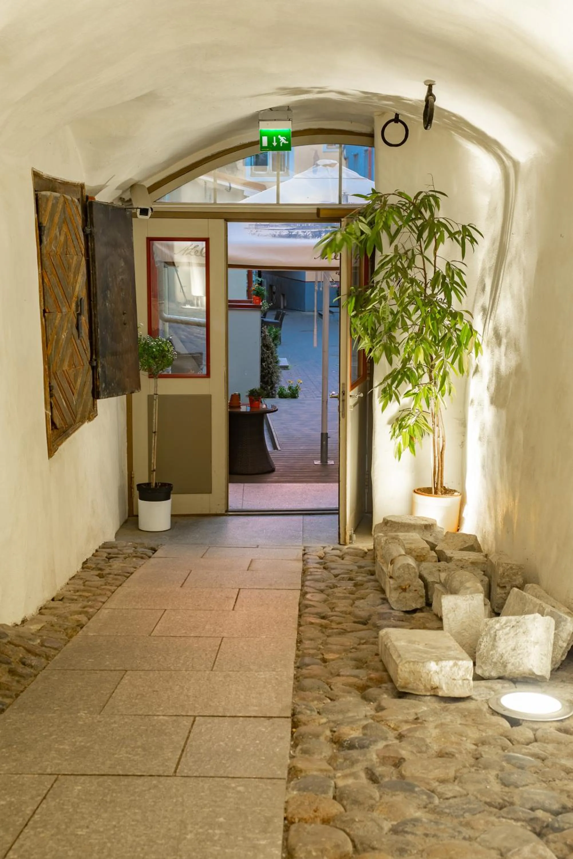 Property building in Meriton Old Town Garden Hotel