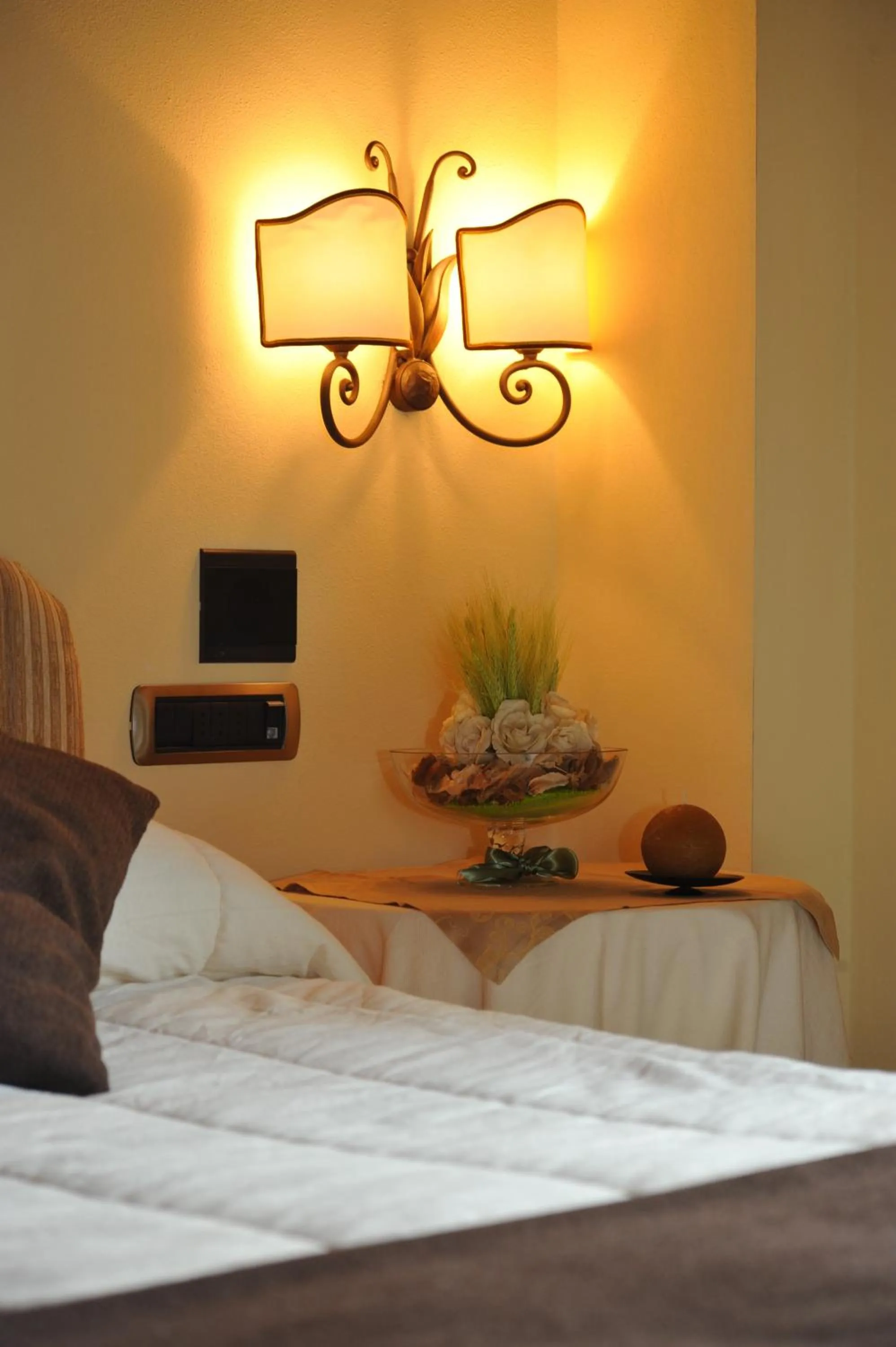 Bed in Albergo Ristorante La Torricella