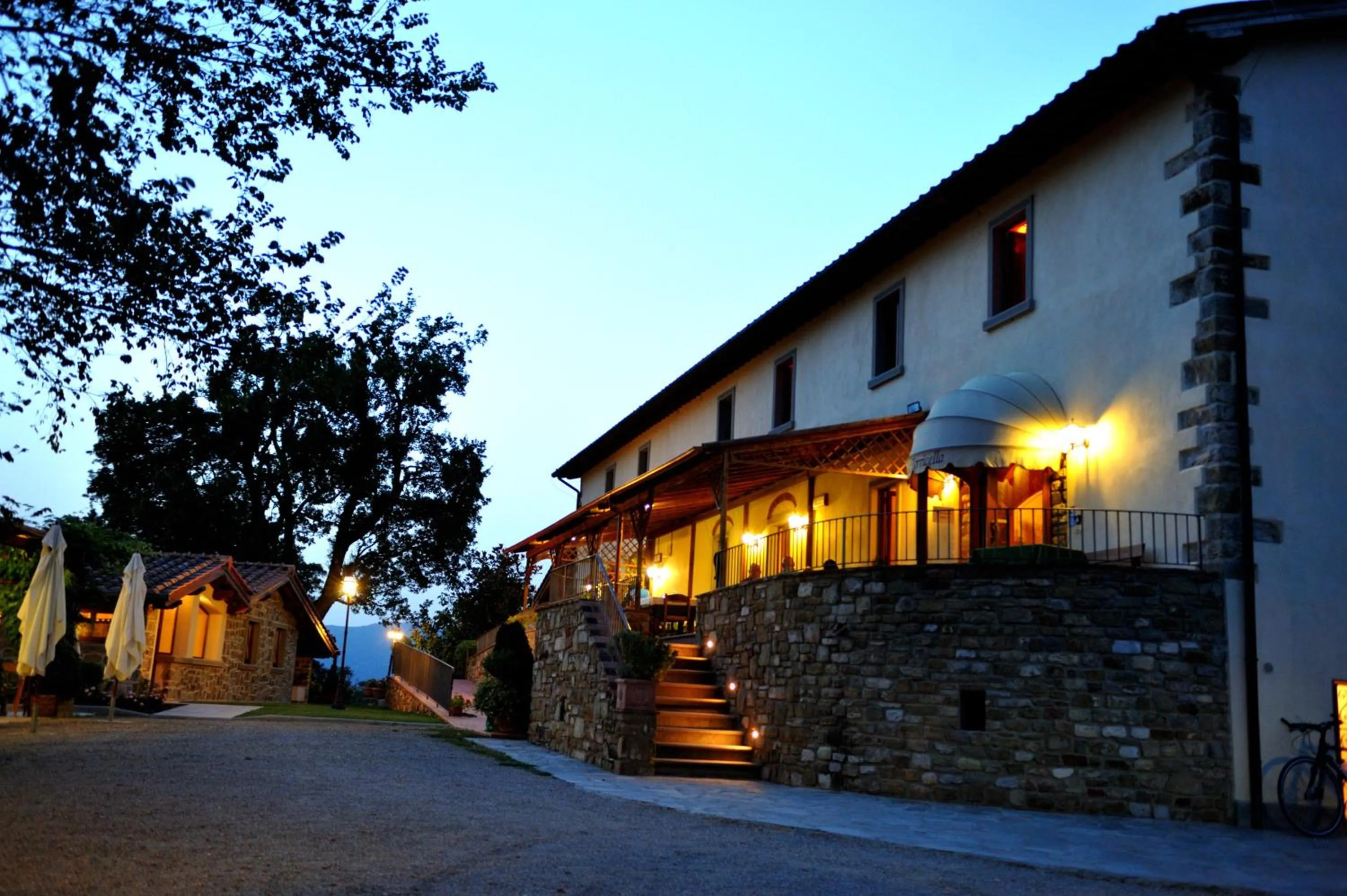 Patio in Albergo Ristorante La Torricella