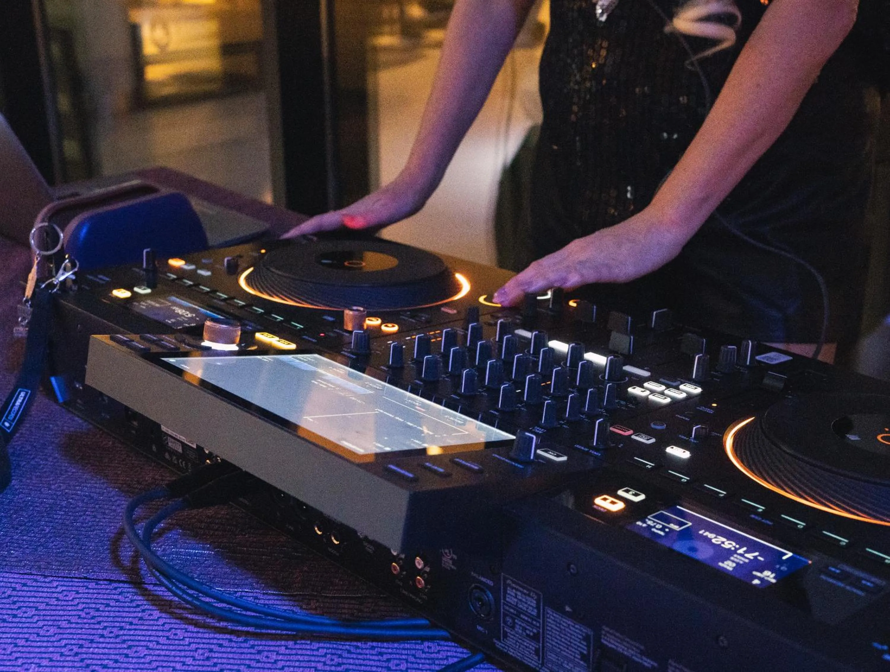 Entertainment in Riviera Spa Resort - Adults Only