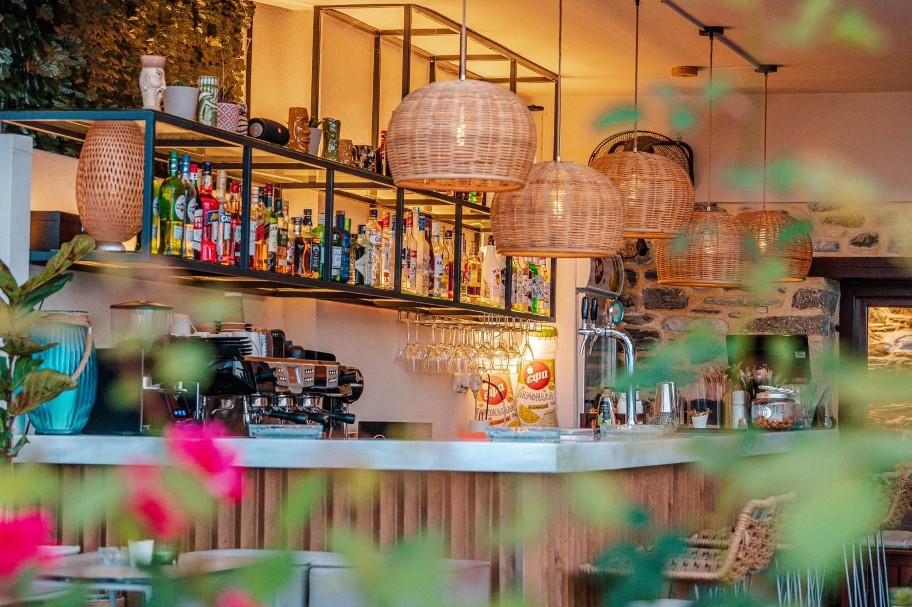 Lounge or bar in Kenta Beach Hotel