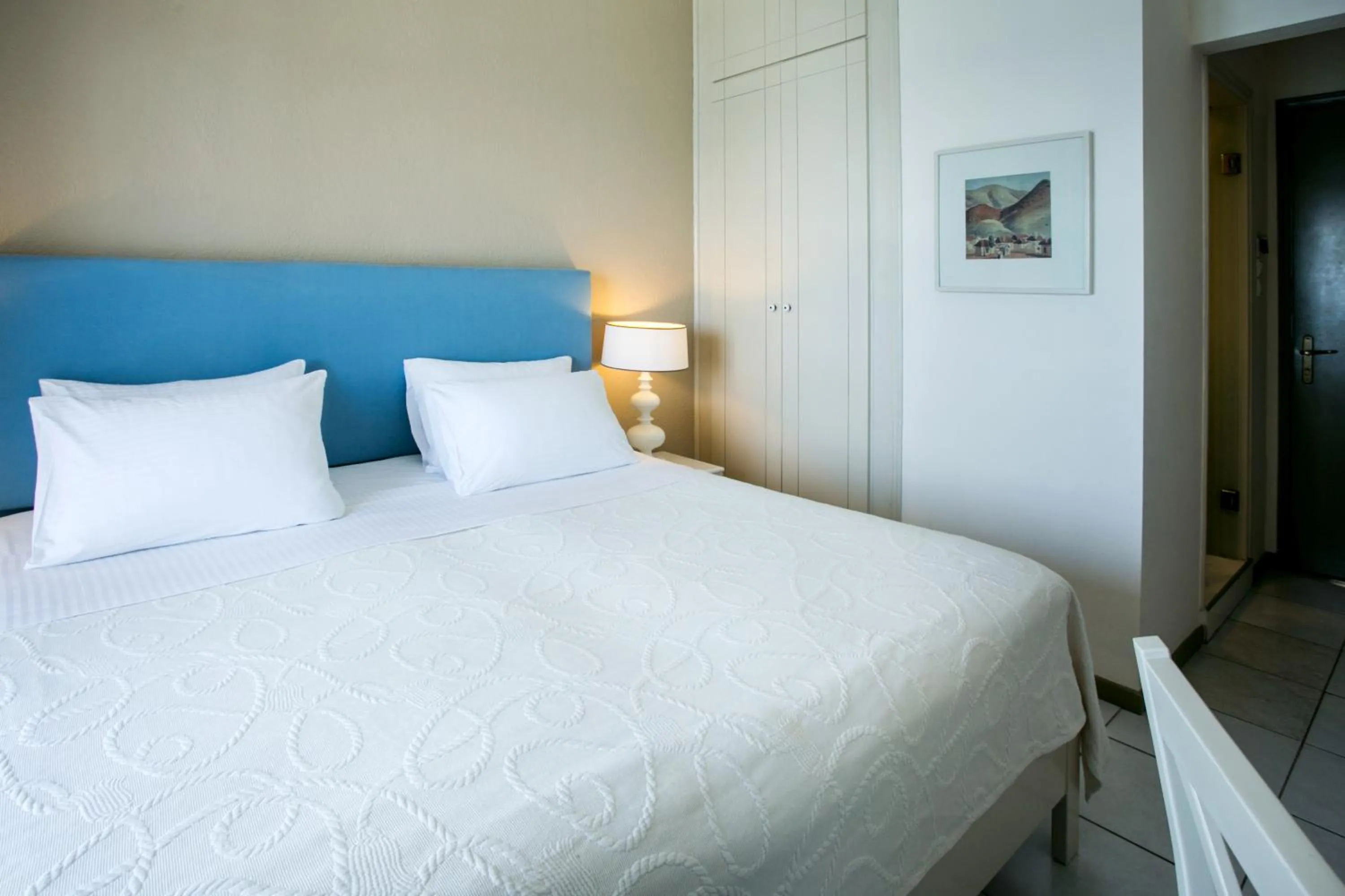 Bed in Kenta Beach Hotel