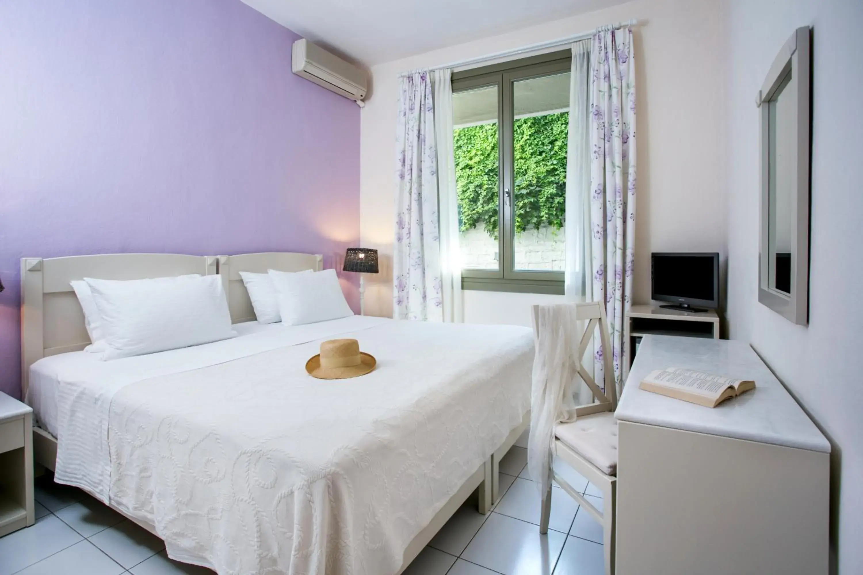 Economy Double Room in Kenta Beach Hotel Economy Double Room in Kenta Beach Hotel