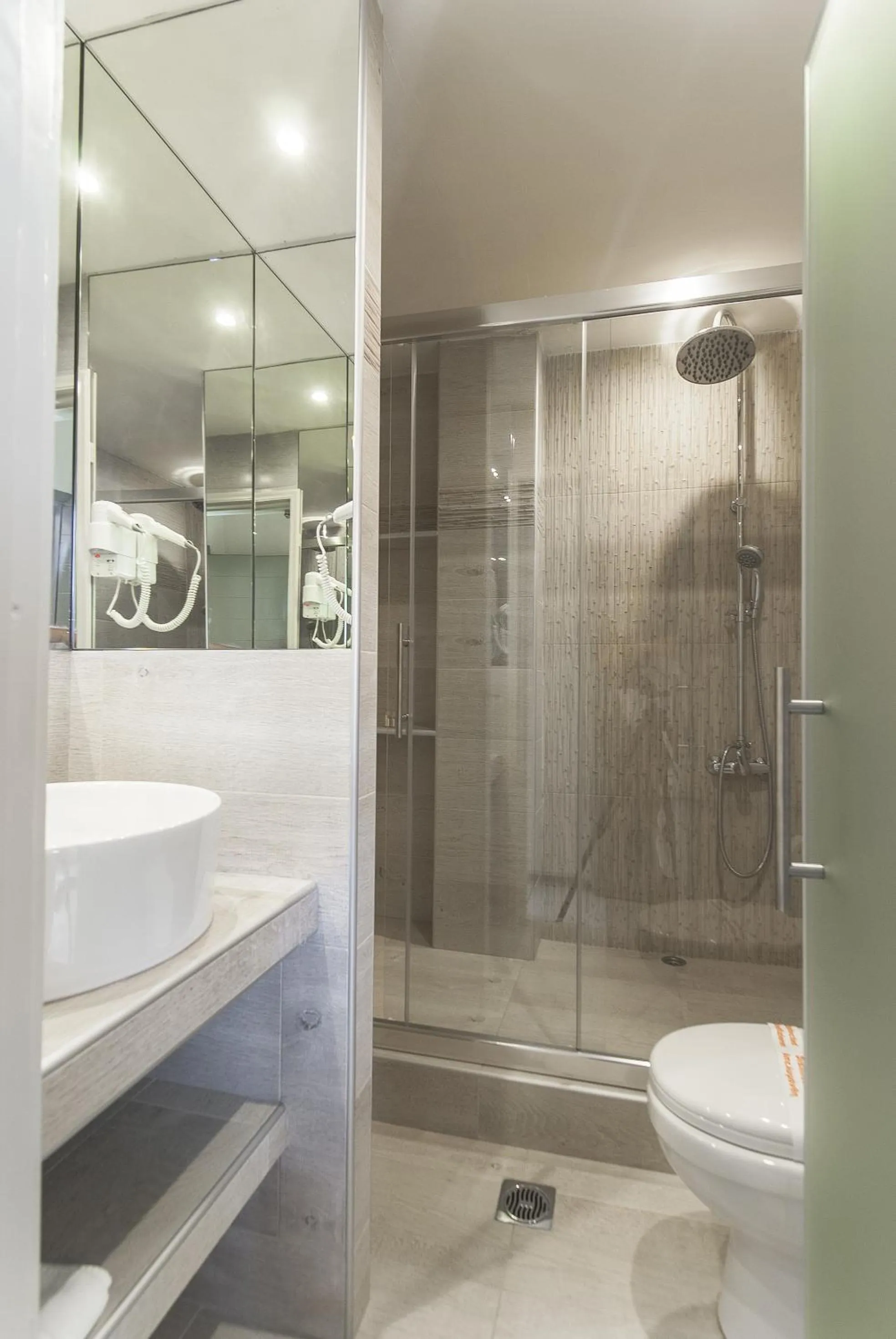 Bathroom in Kenta Beach Hotel