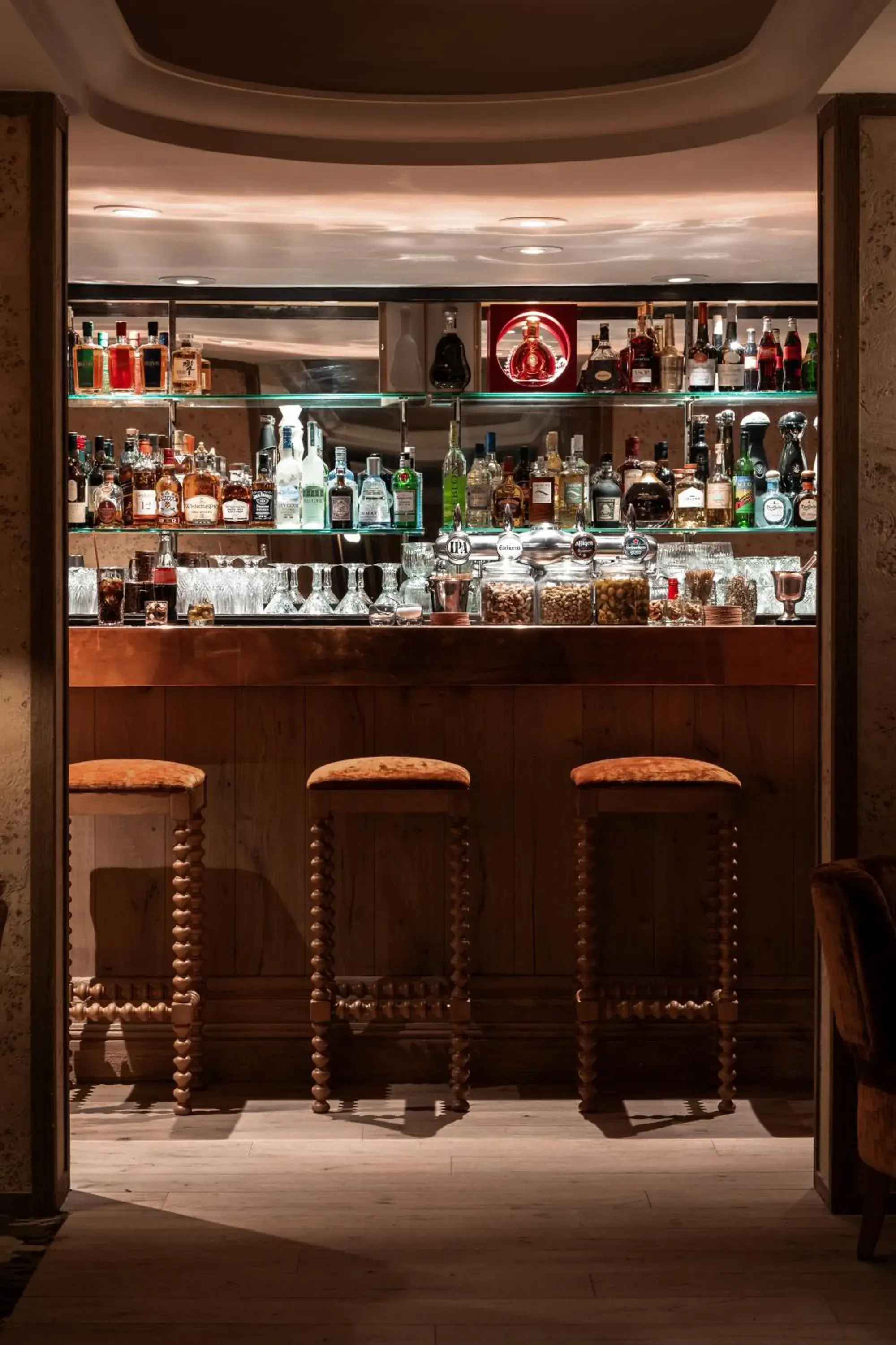 Lounge or bar in Alpes Hôtel du Pralong Lounge or bar in Alpes Hôtel du Pralong