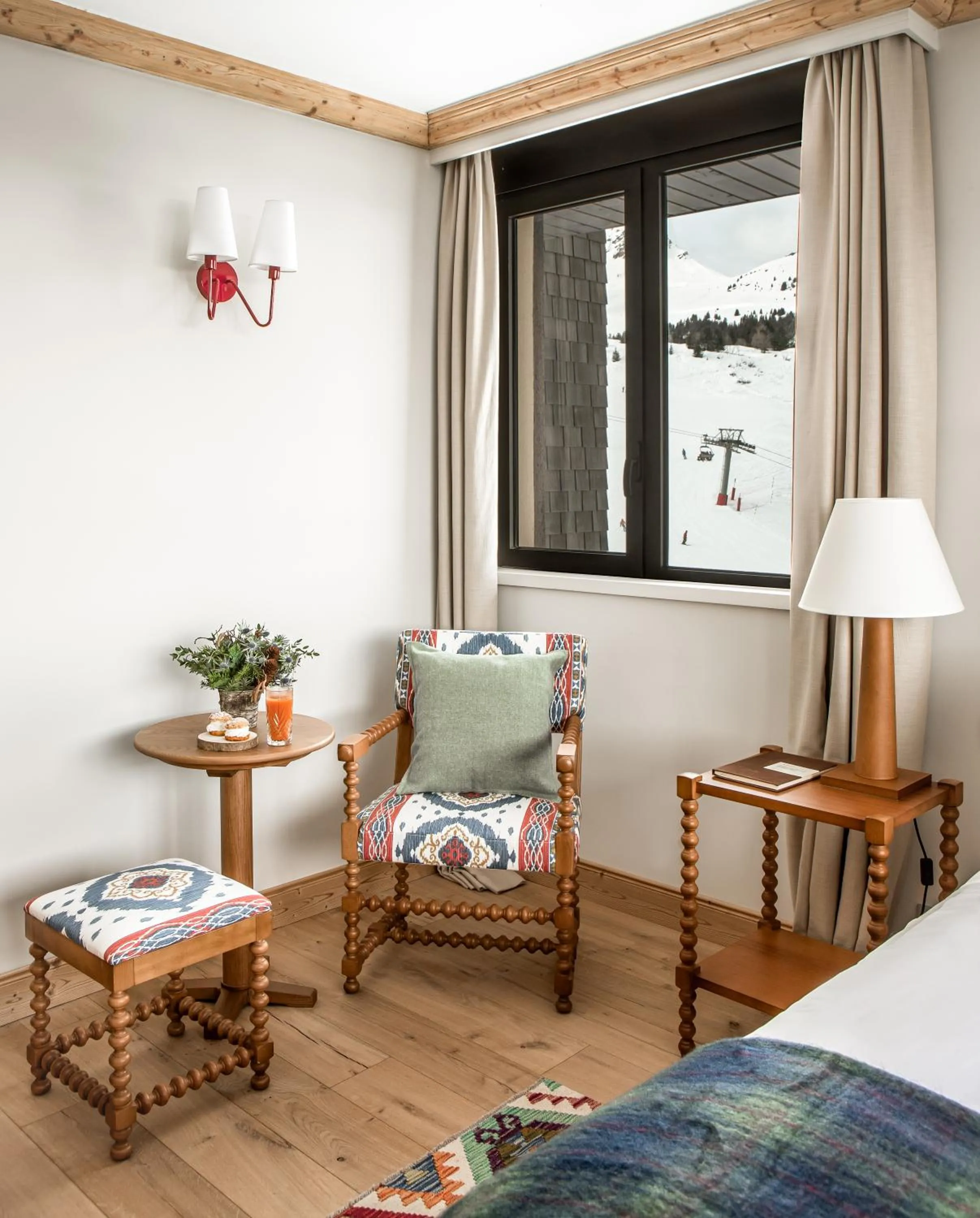 Winter, Bed in Alpes Hôtel du Pralong