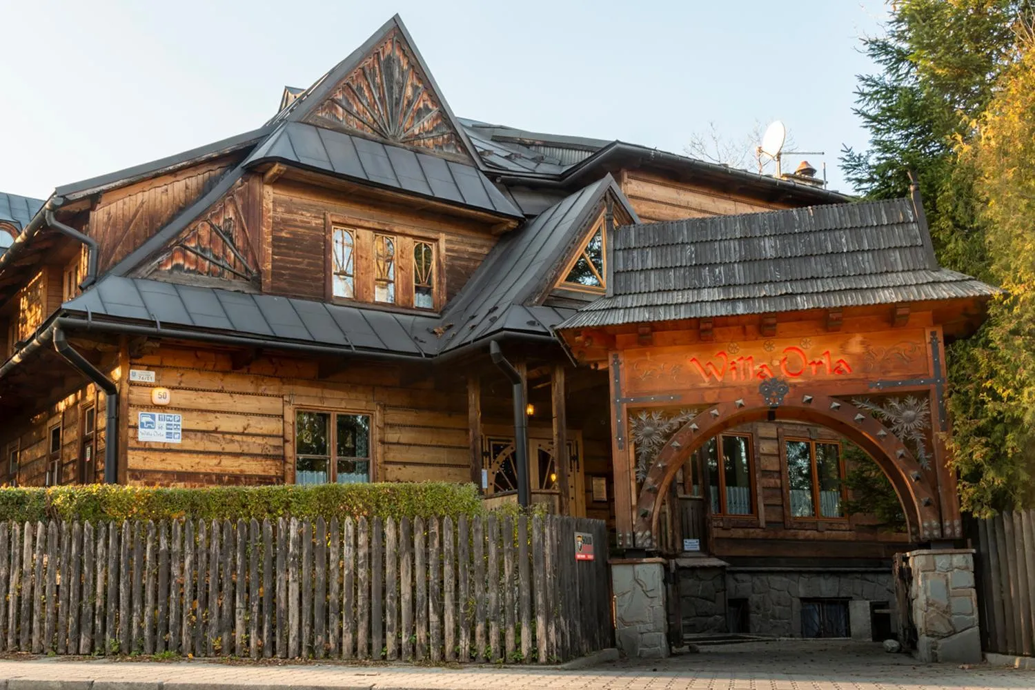 Property building in Willa Orla