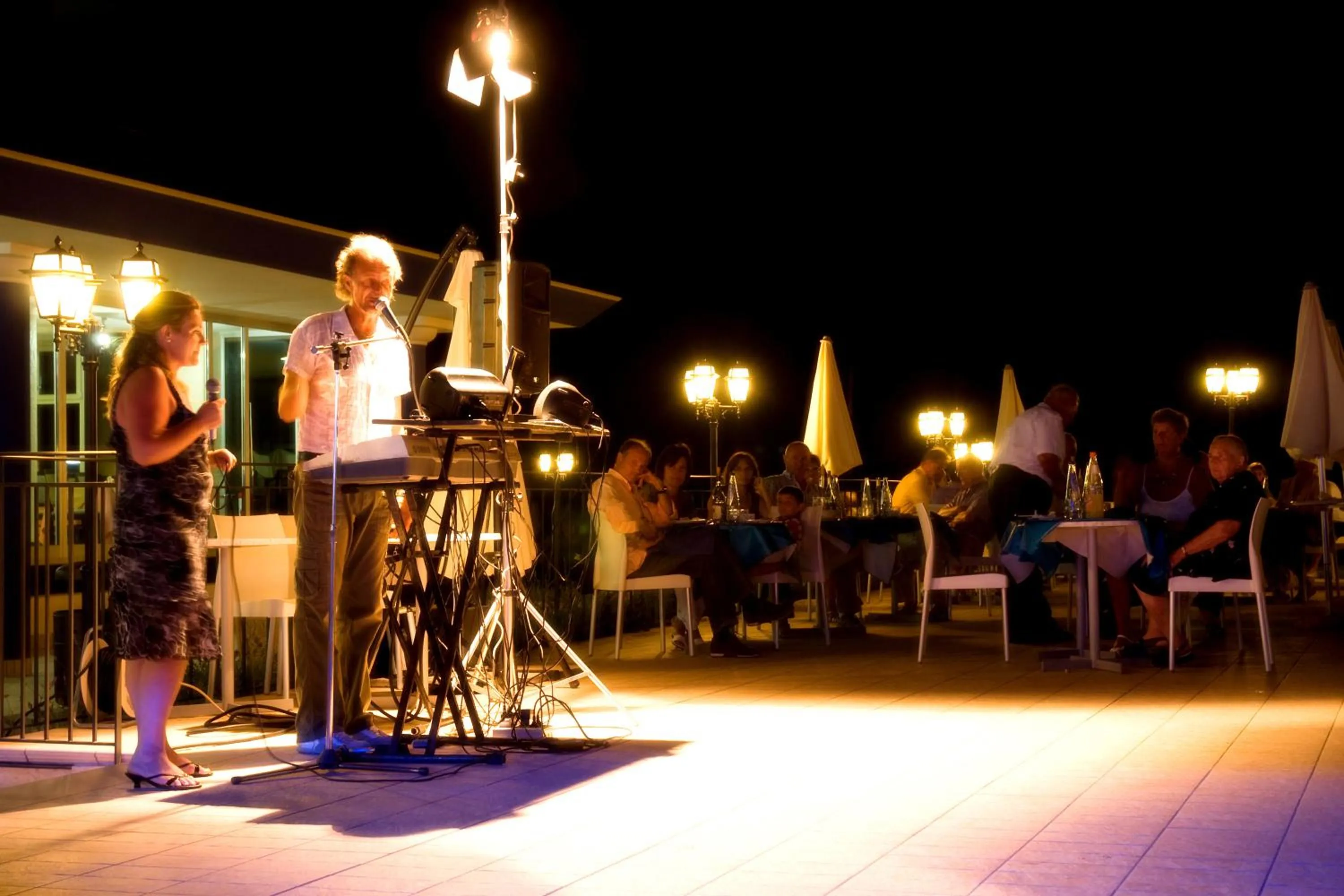 Area and facilities in Roses Hotel