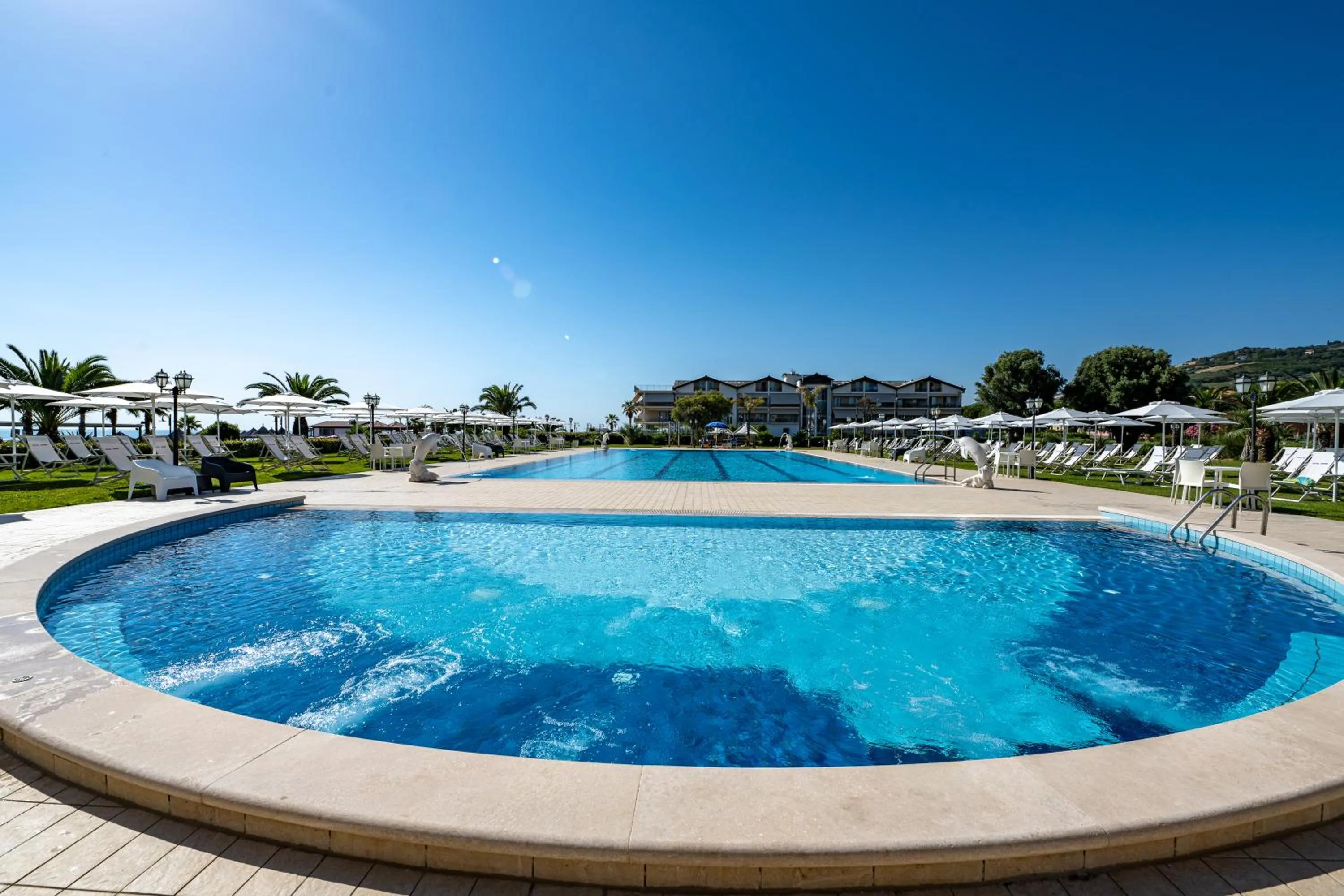 Pool view in Roses Hotel