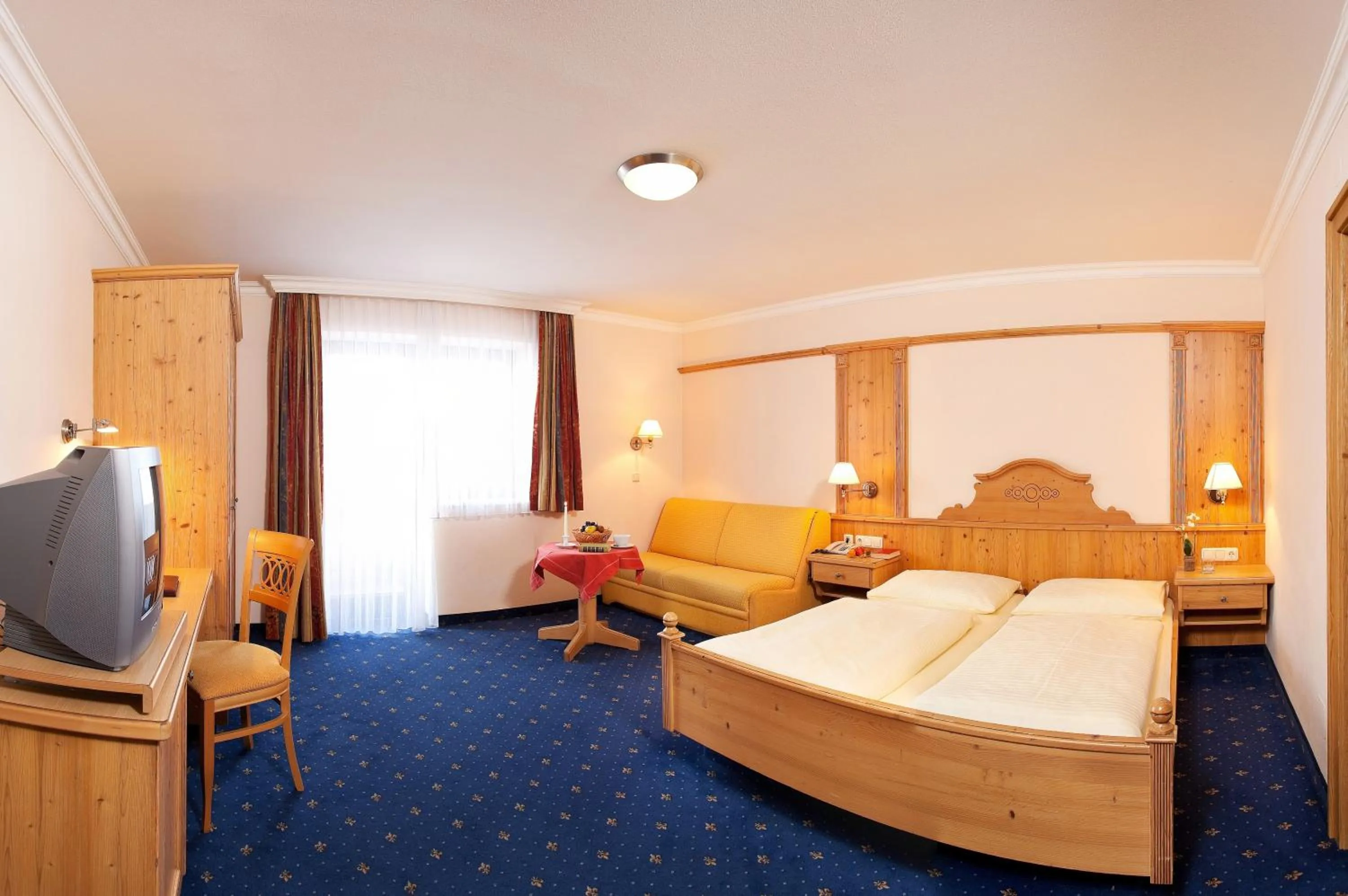 Bed in Hotel Schörhof