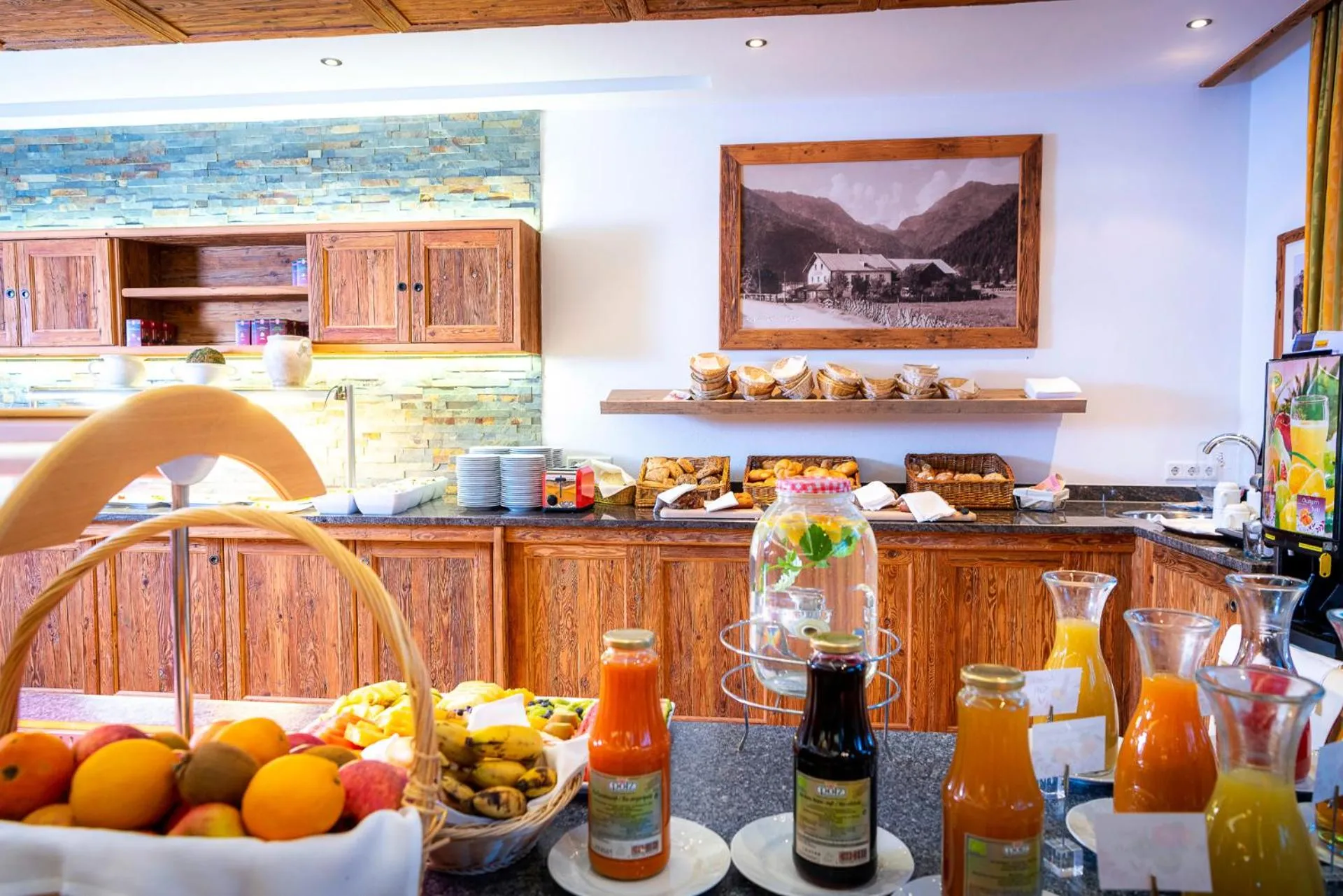 Buffet breakfast in Hotel Schörhof