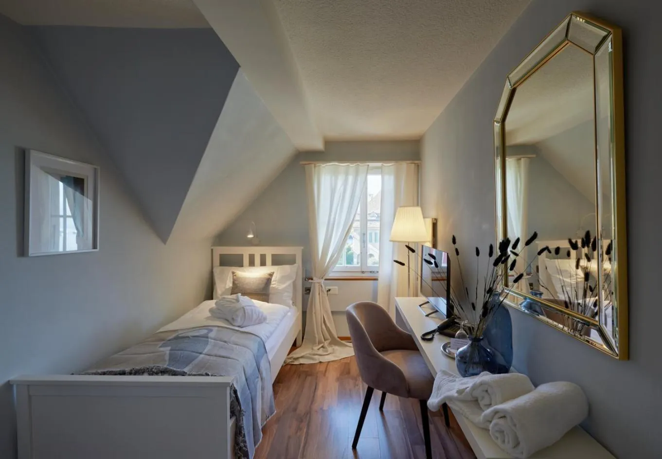 Bed in Hotel Schiff am See