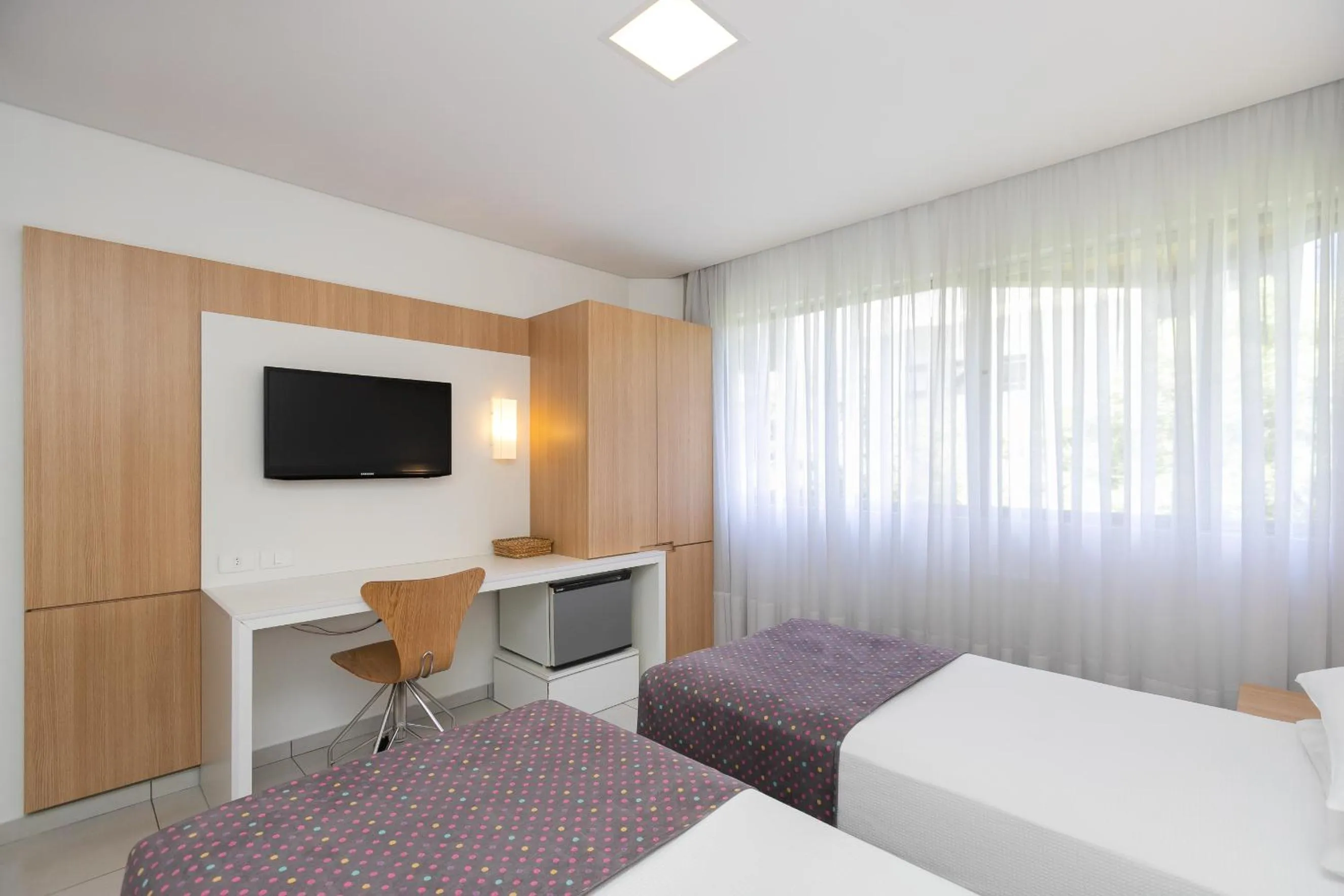 Photo of the whole room, Bed in Saint Emilion by Atlantica