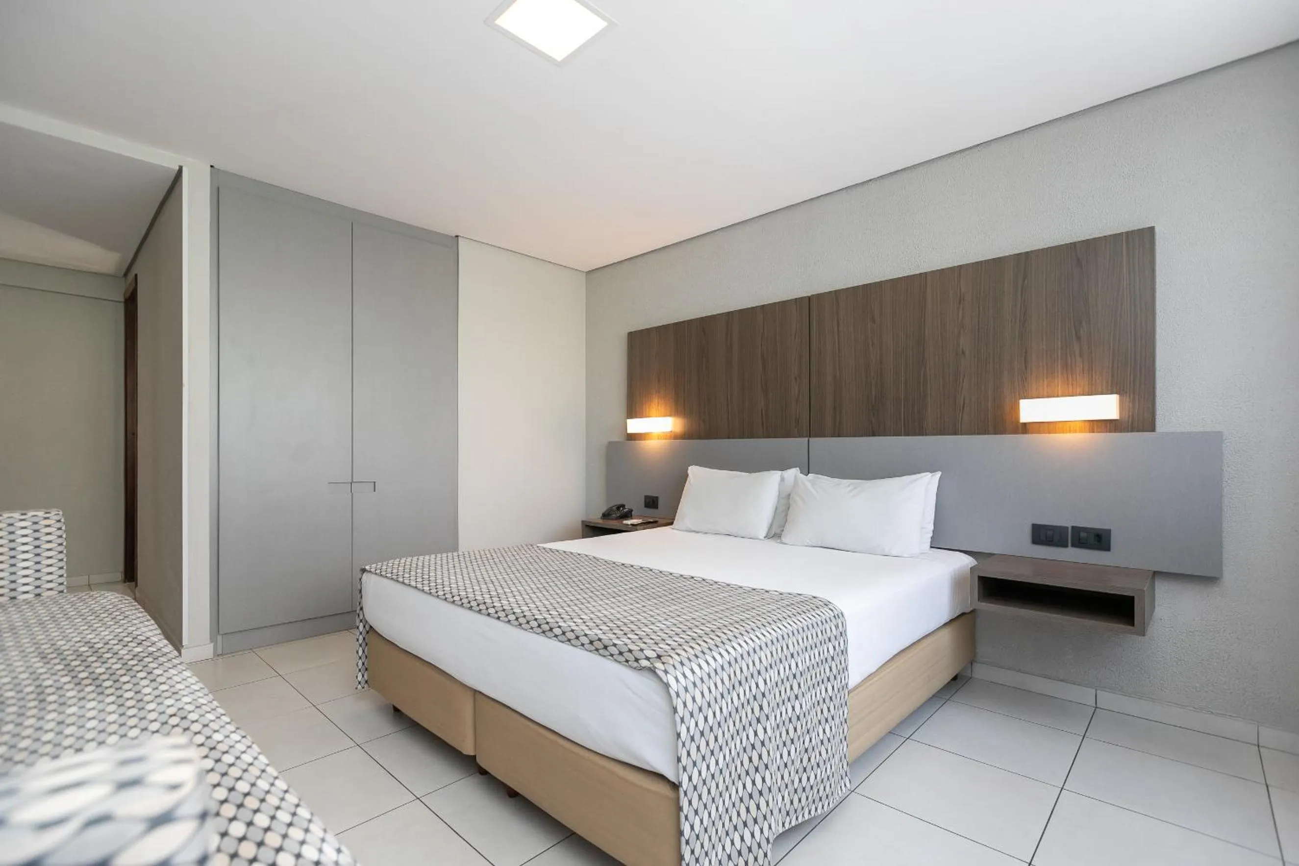 Bed in Saint Emilion by Atlantica