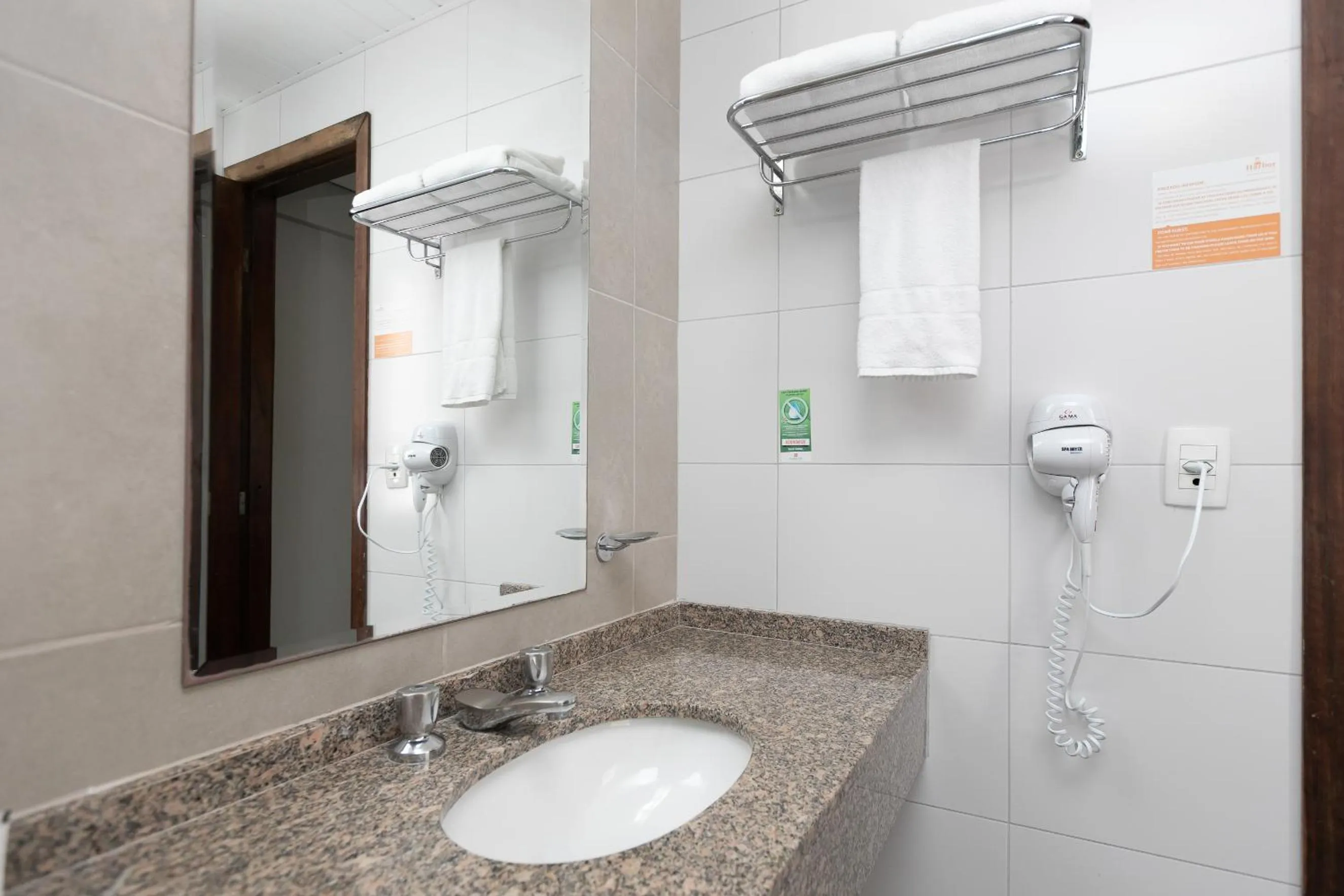 Bathroom in Saint Emilion by Atlantica