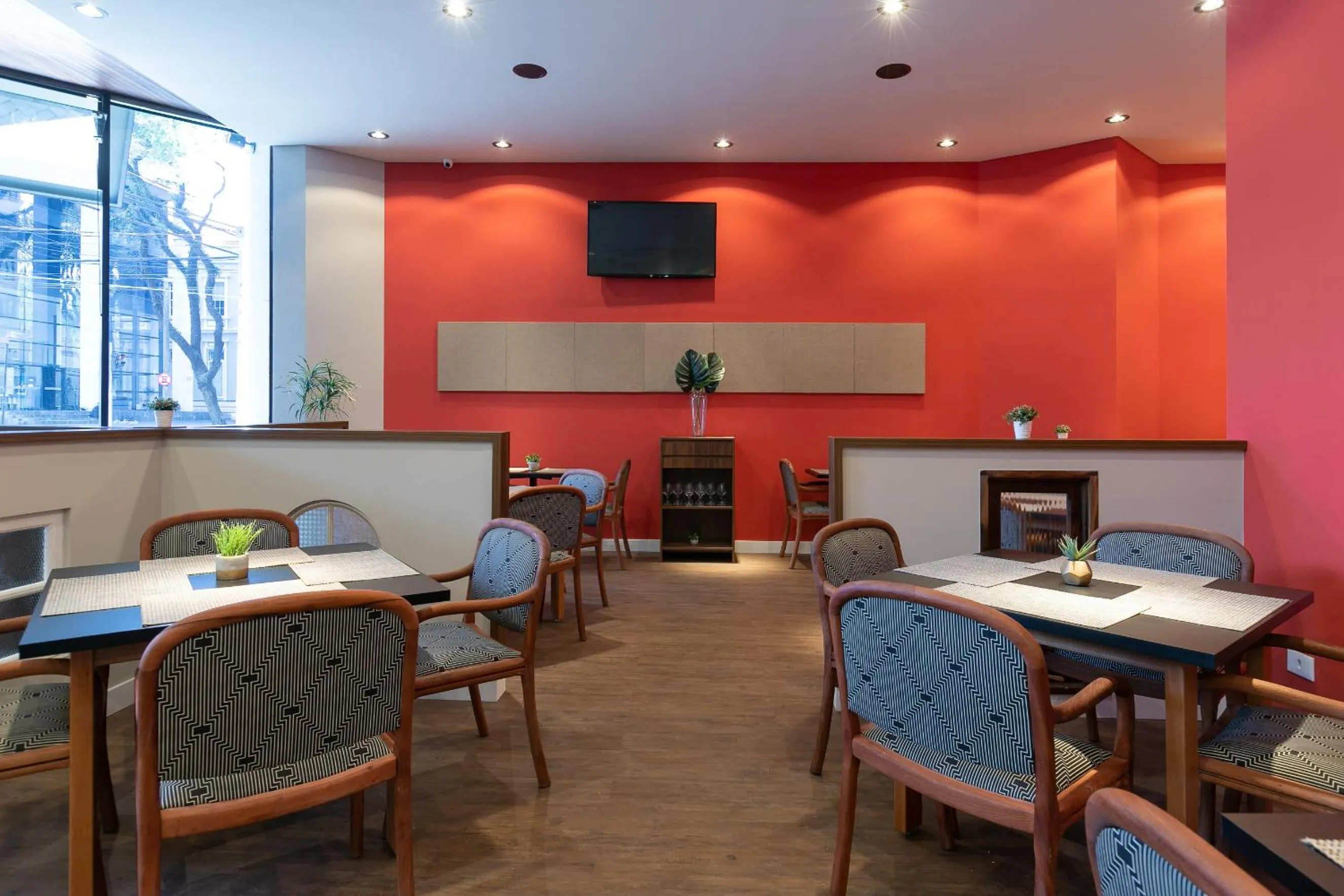 Restaurant/places to eat in Saint Emilion by Atlantica